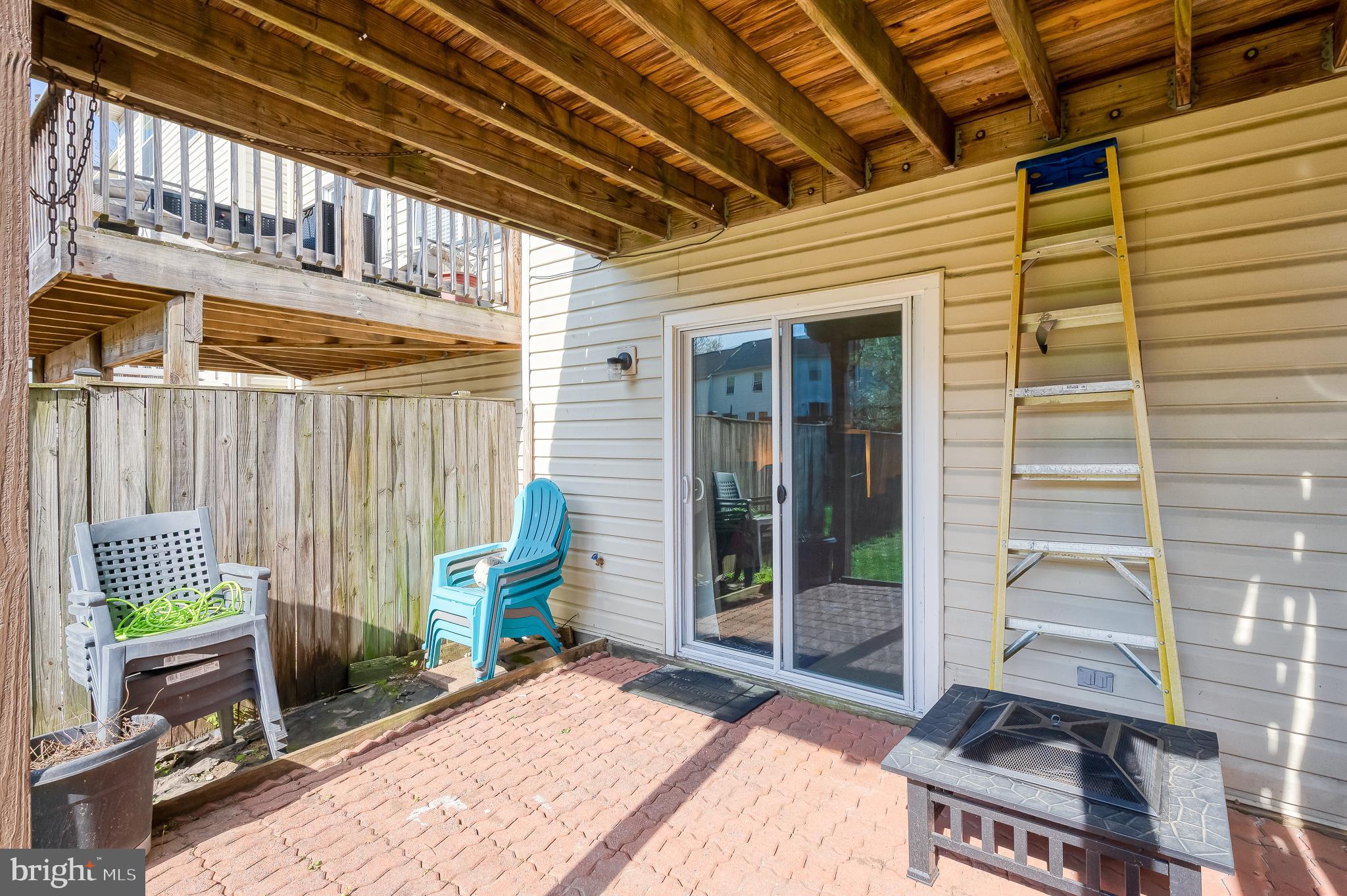 CONSTANT FRIENDSHIP - Residential