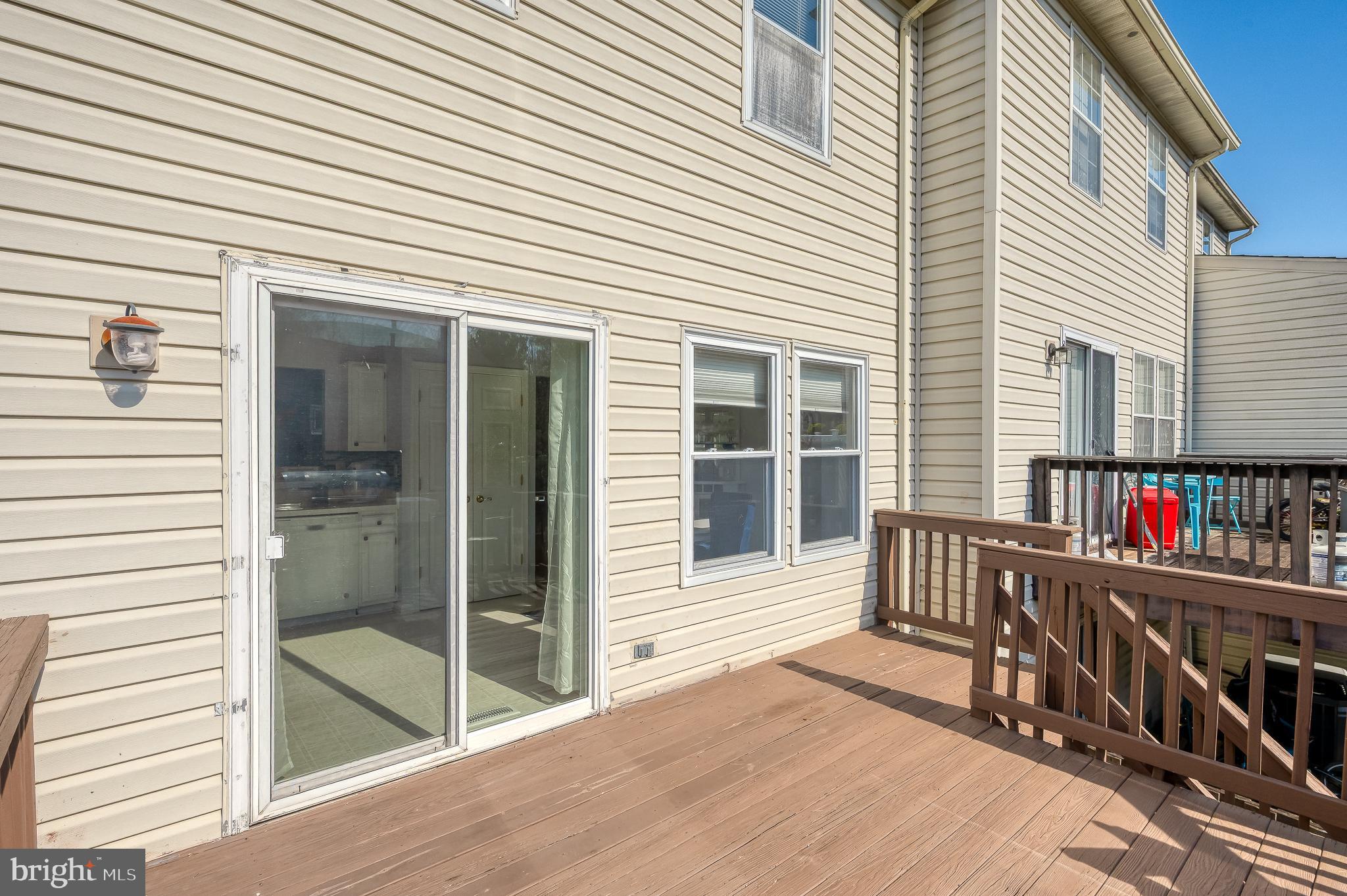 CONSTANT FRIENDSHIP - Residential