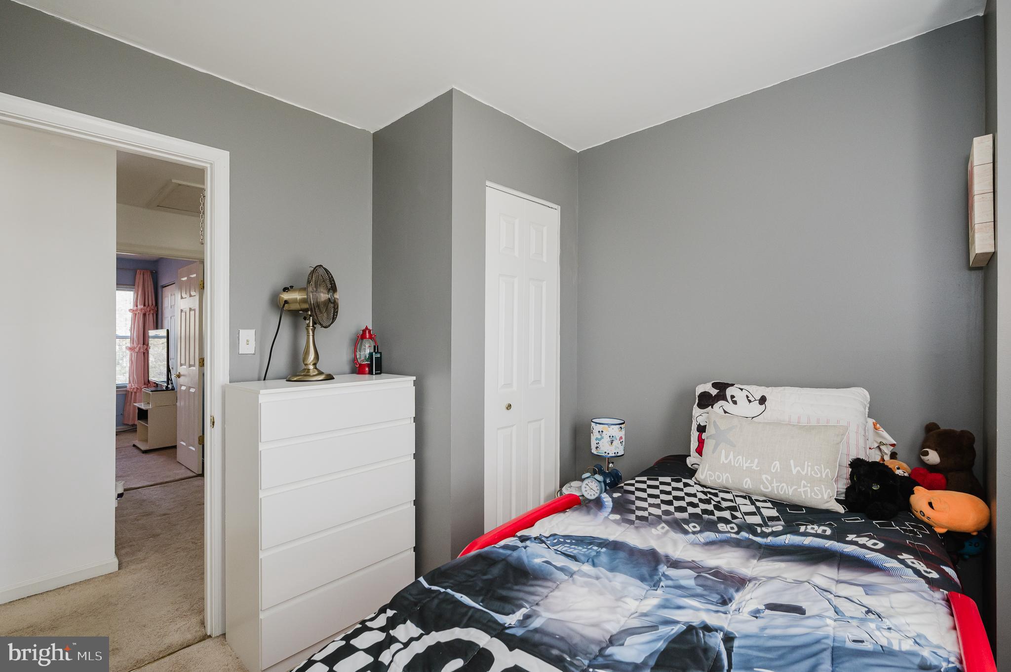 CONSTANT FRIENDSHIP - Residential