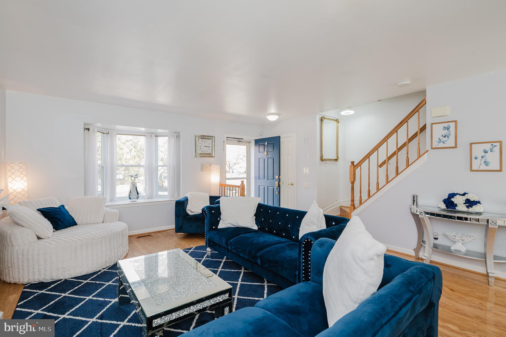 CONSTANT FRIENDSHIP - Residential