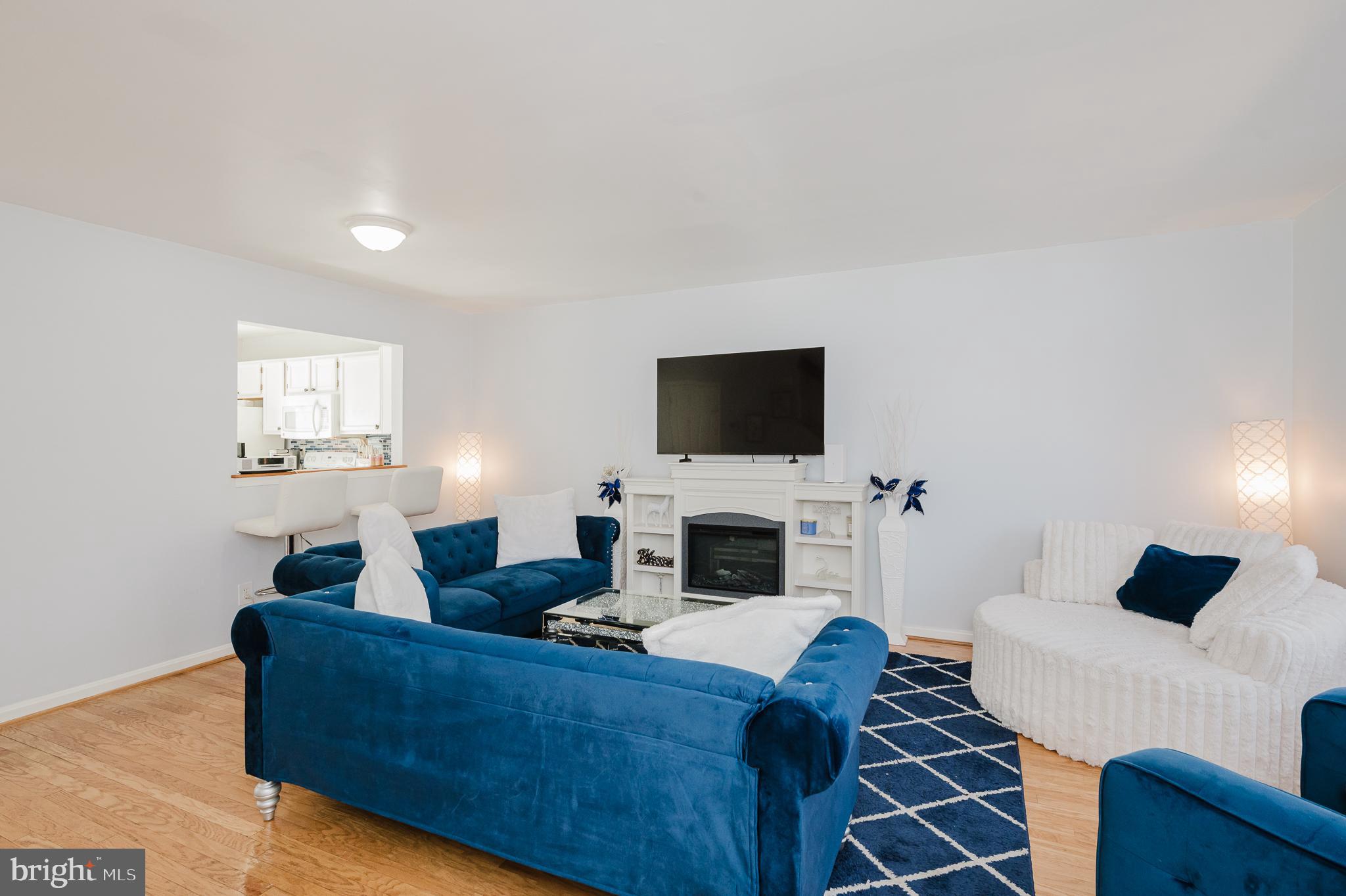 CONSTANT FRIENDSHIP - Residential