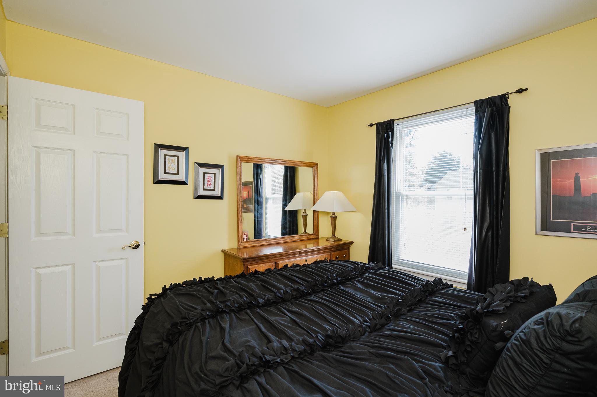 CONSTANT FRIENDSHIP - Residential