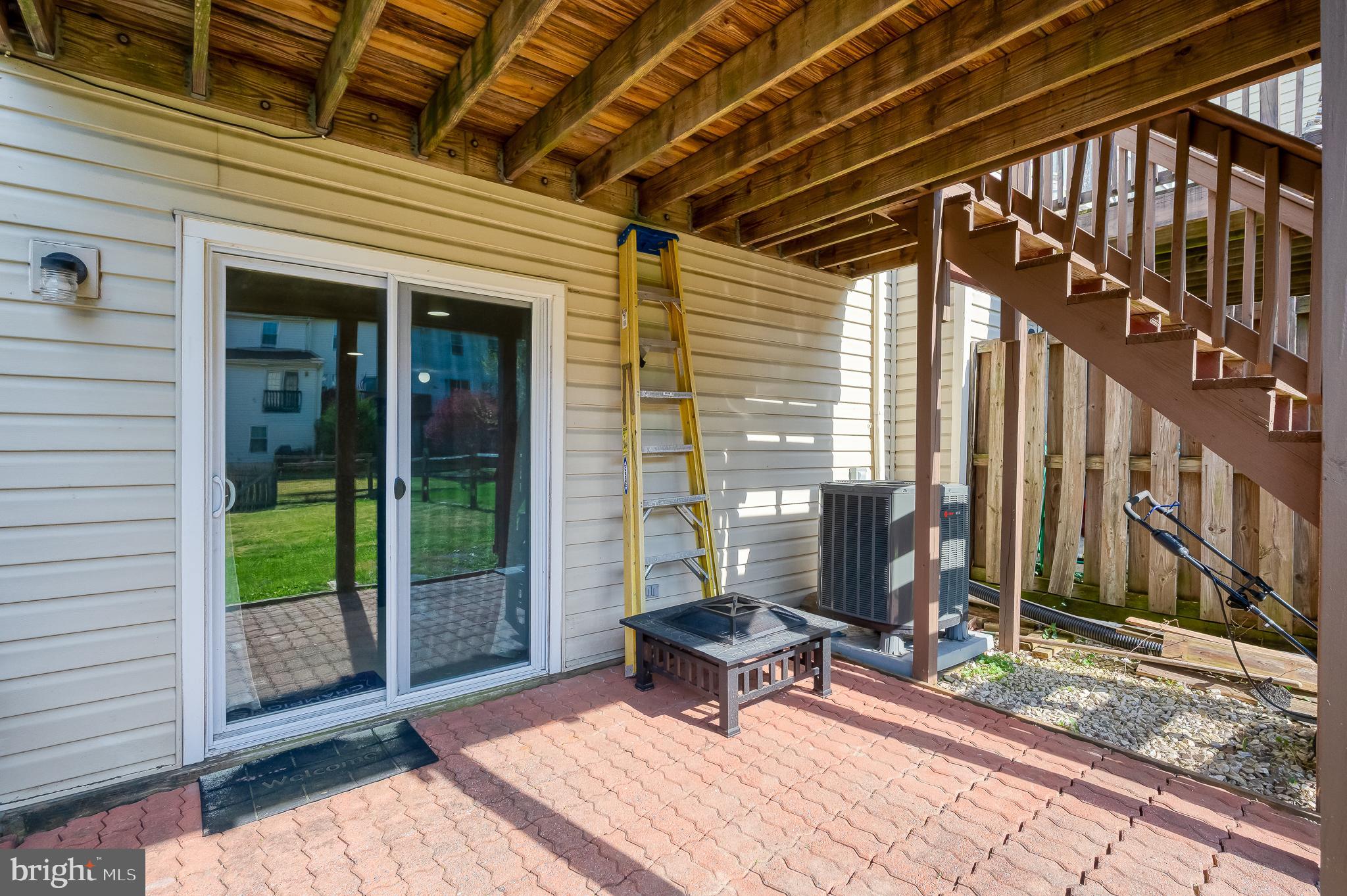 CONSTANT FRIENDSHIP - Residential