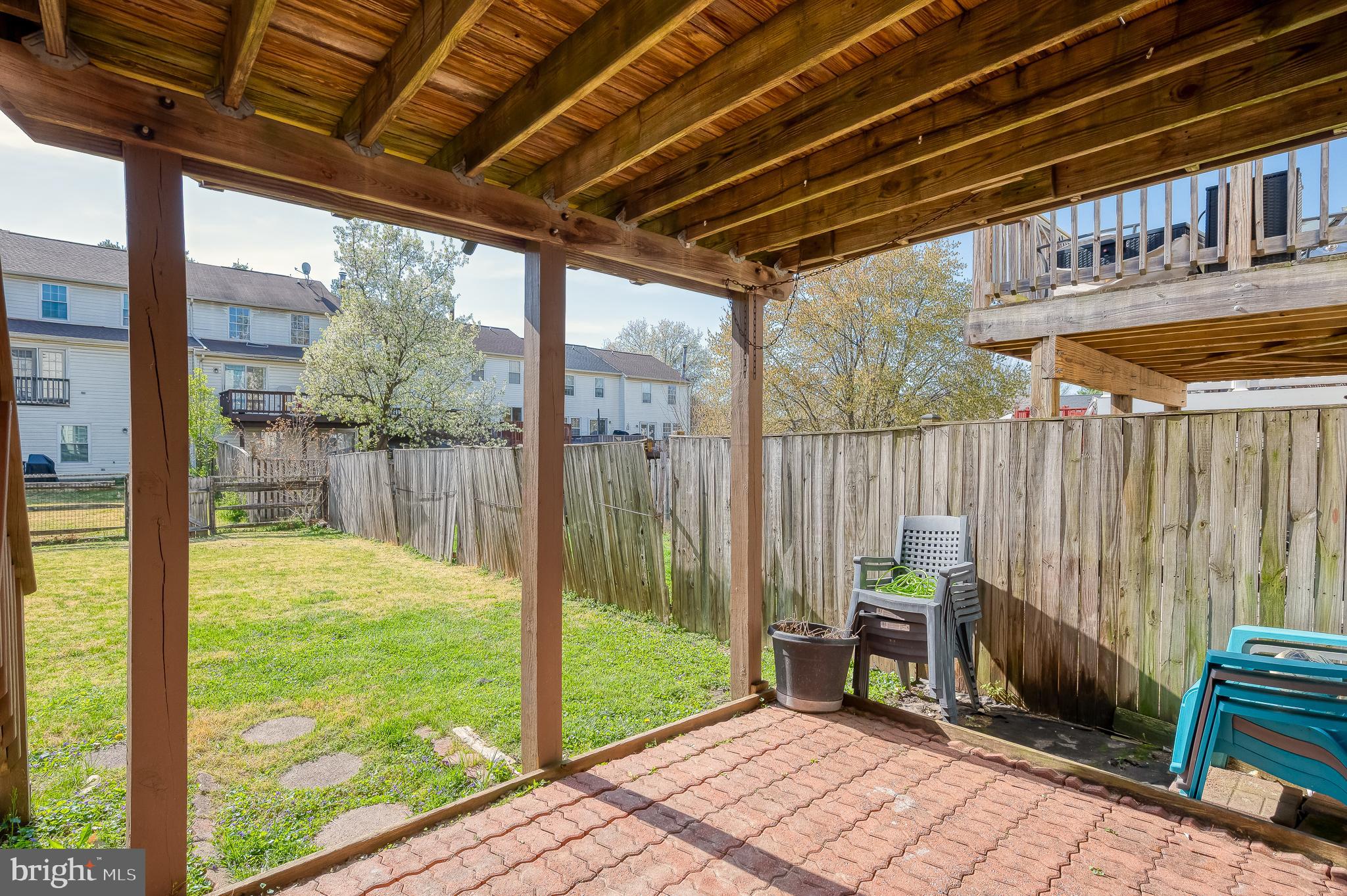 CONSTANT FRIENDSHIP - Residential