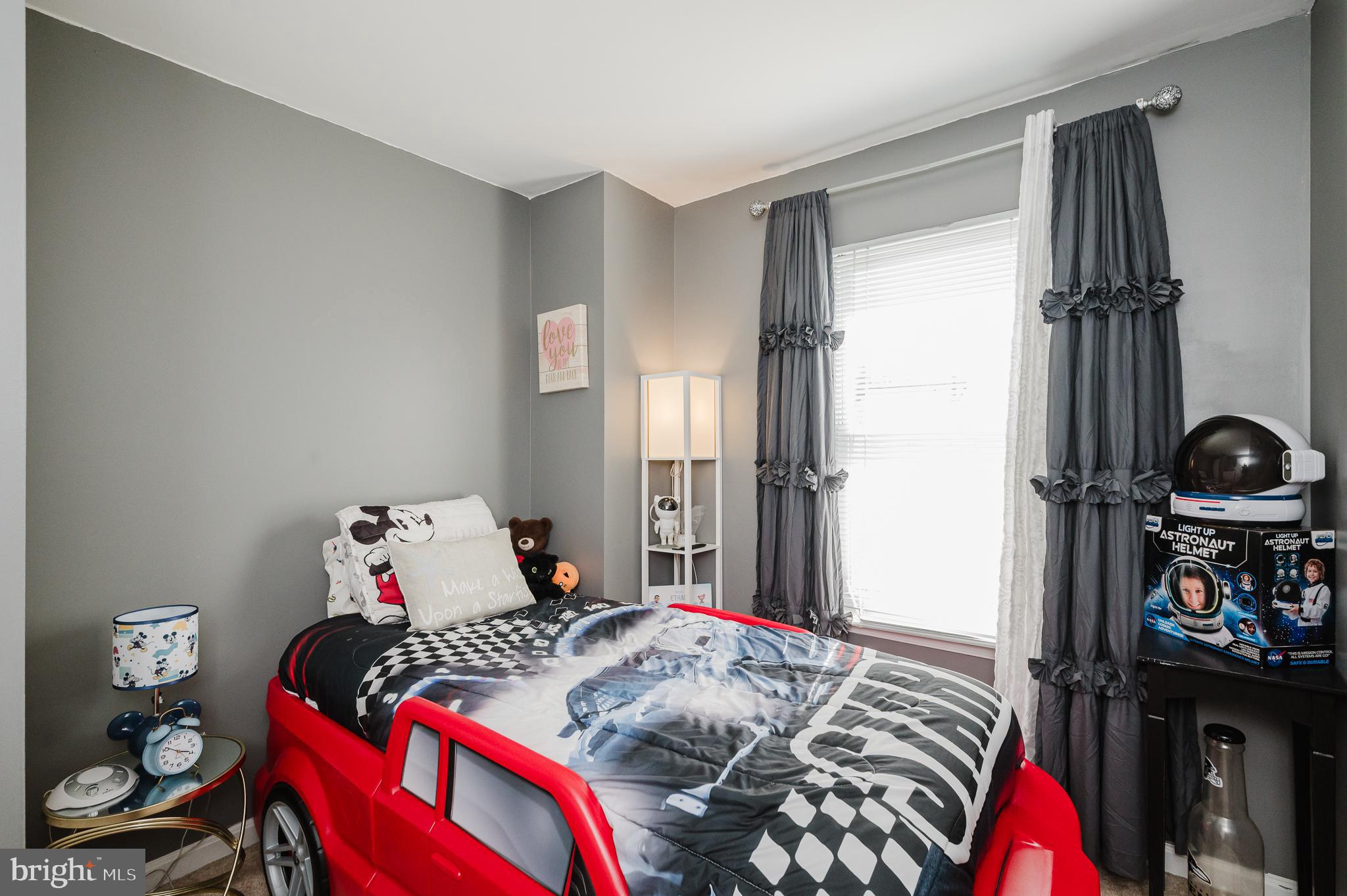 CONSTANT FRIENDSHIP - Residential