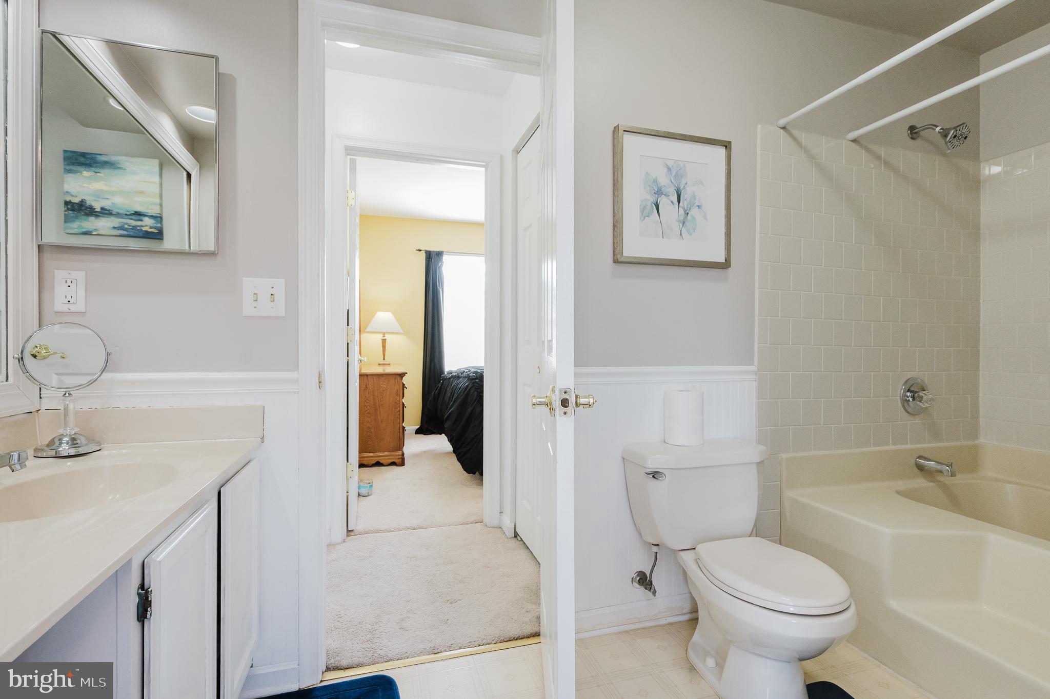 CONSTANT FRIENDSHIP - Residential