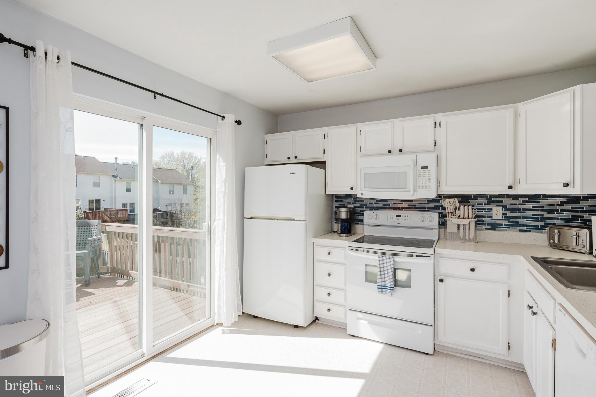 CONSTANT FRIENDSHIP - Residential