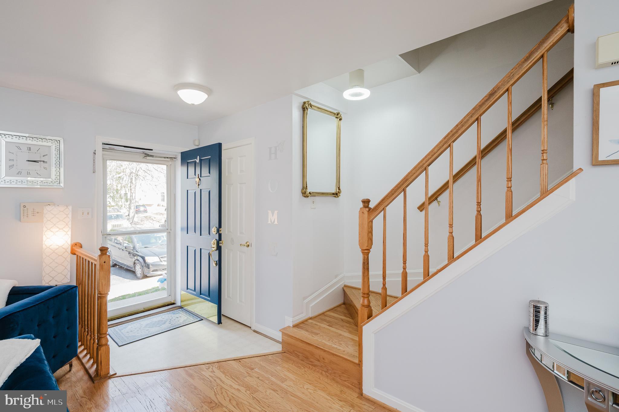 CONSTANT FRIENDSHIP - Residential