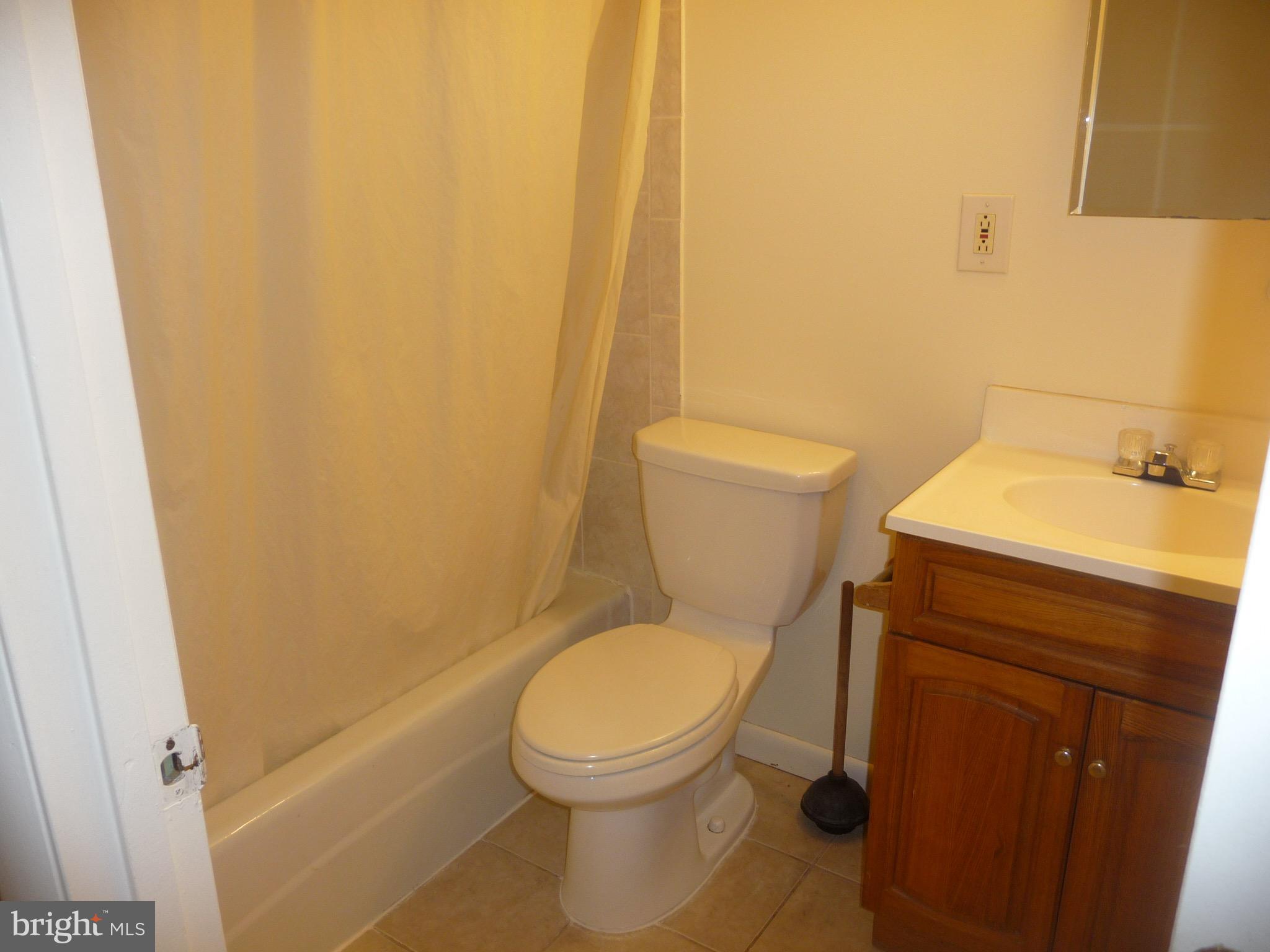 THE HUNTSMAN CONDOMINIUM - Residential