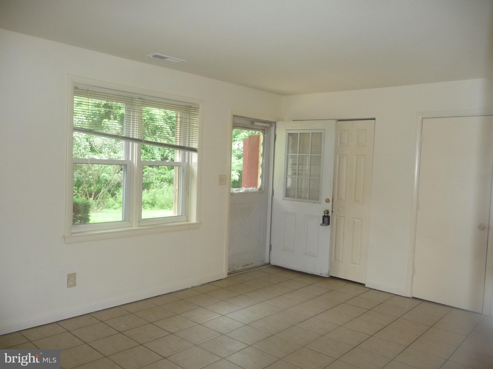 THE HUNTSMAN CONDOMINIUM - Residential