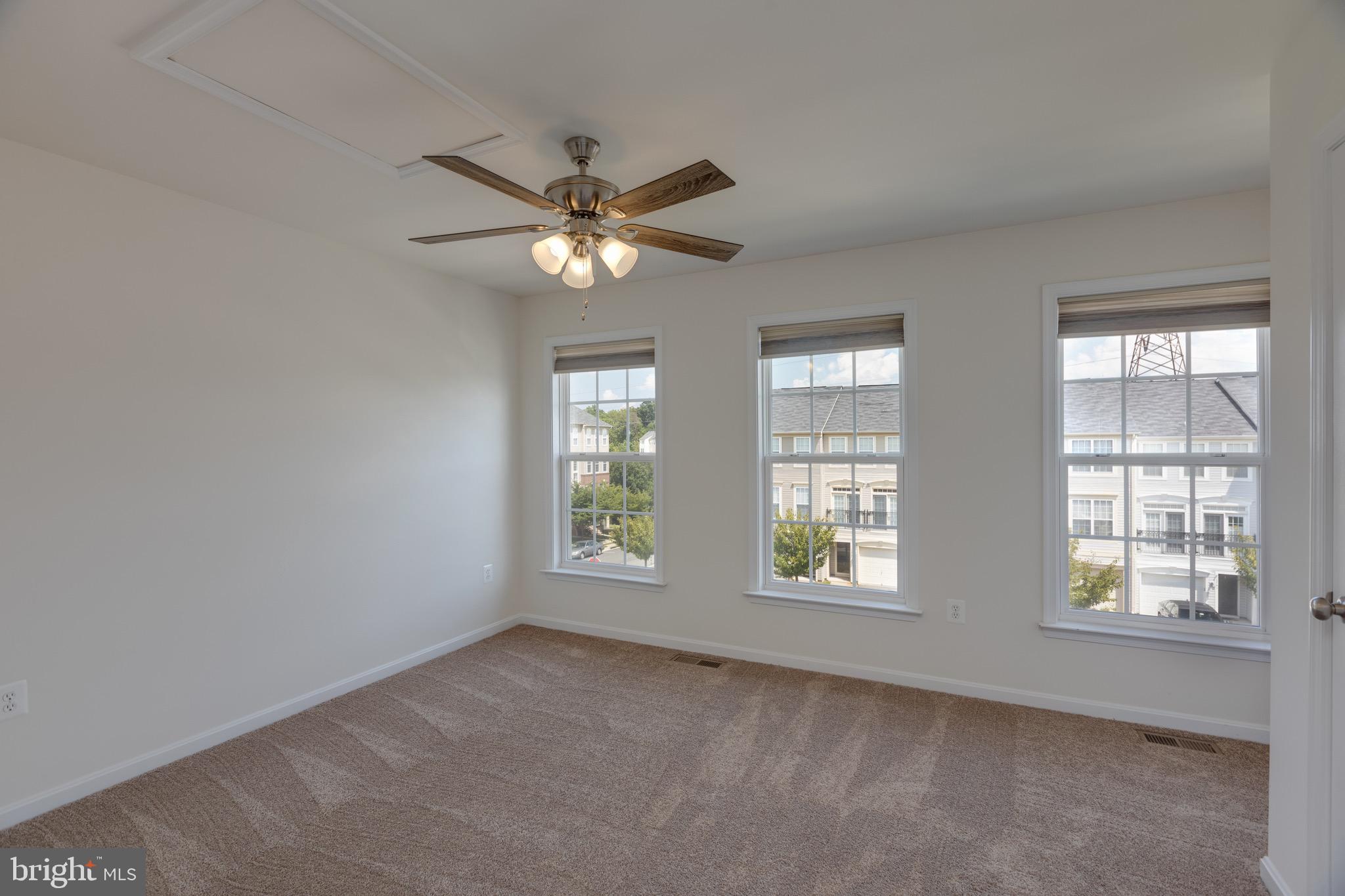 POWELLS RUN VILLAGE COND - Residential