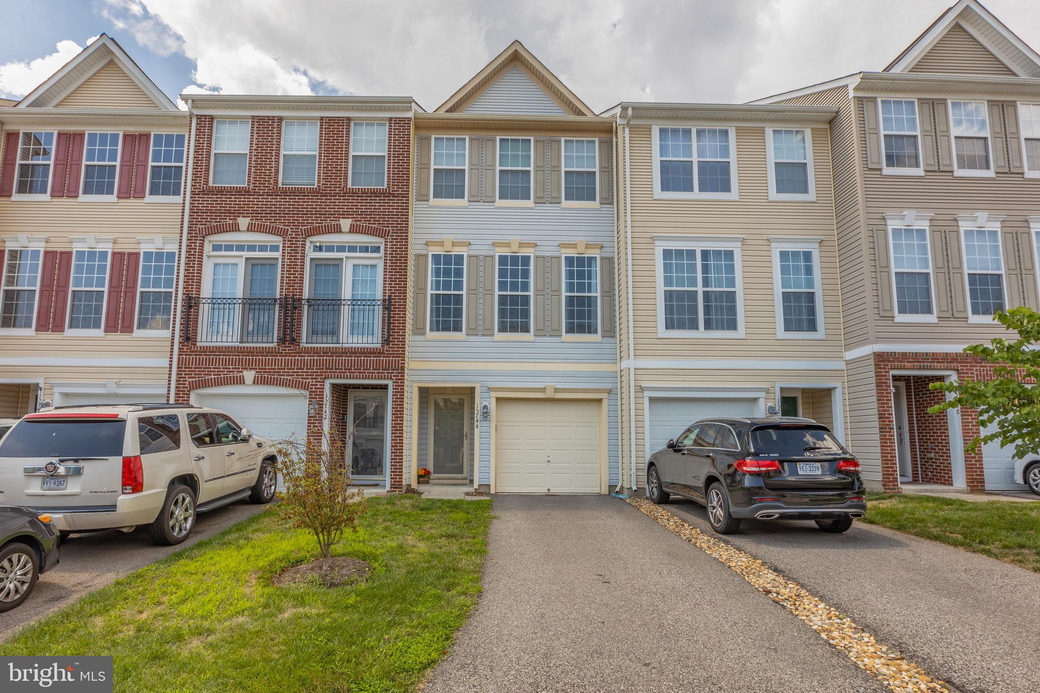 POWELLS RUN VILLAGE COND - Residential