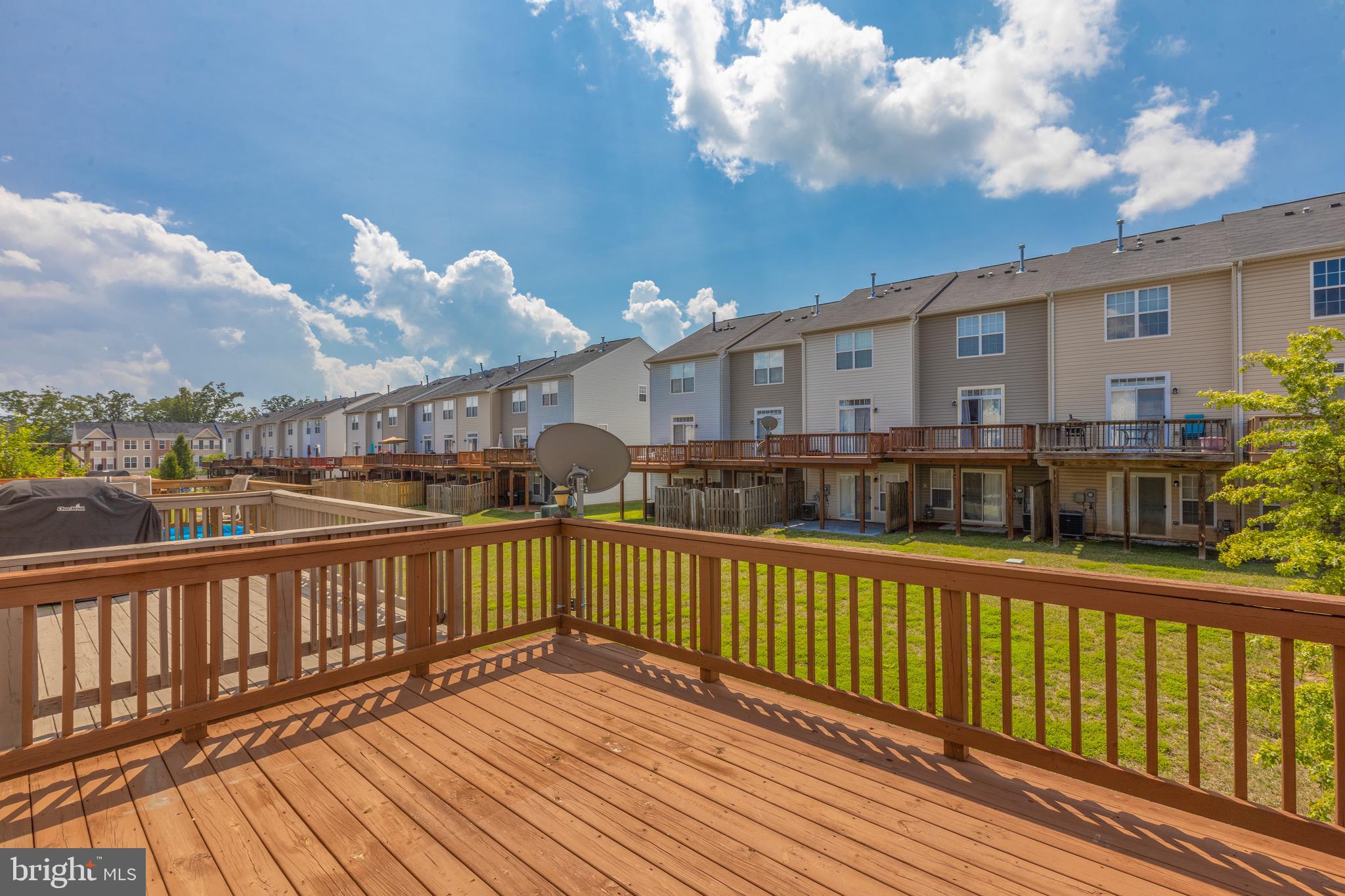 POWELLS RUN VILLAGE COND - Residential