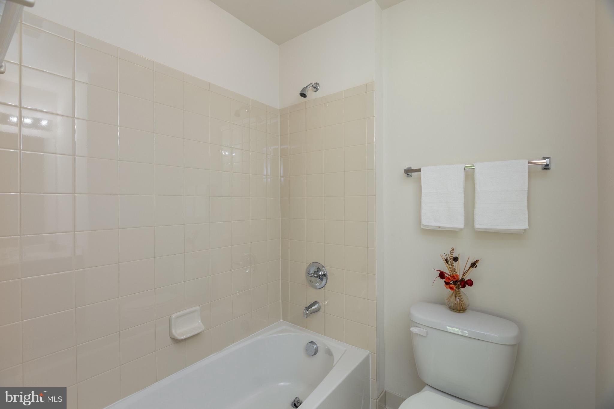 POWELLS RUN VILLAGE COND - Residential