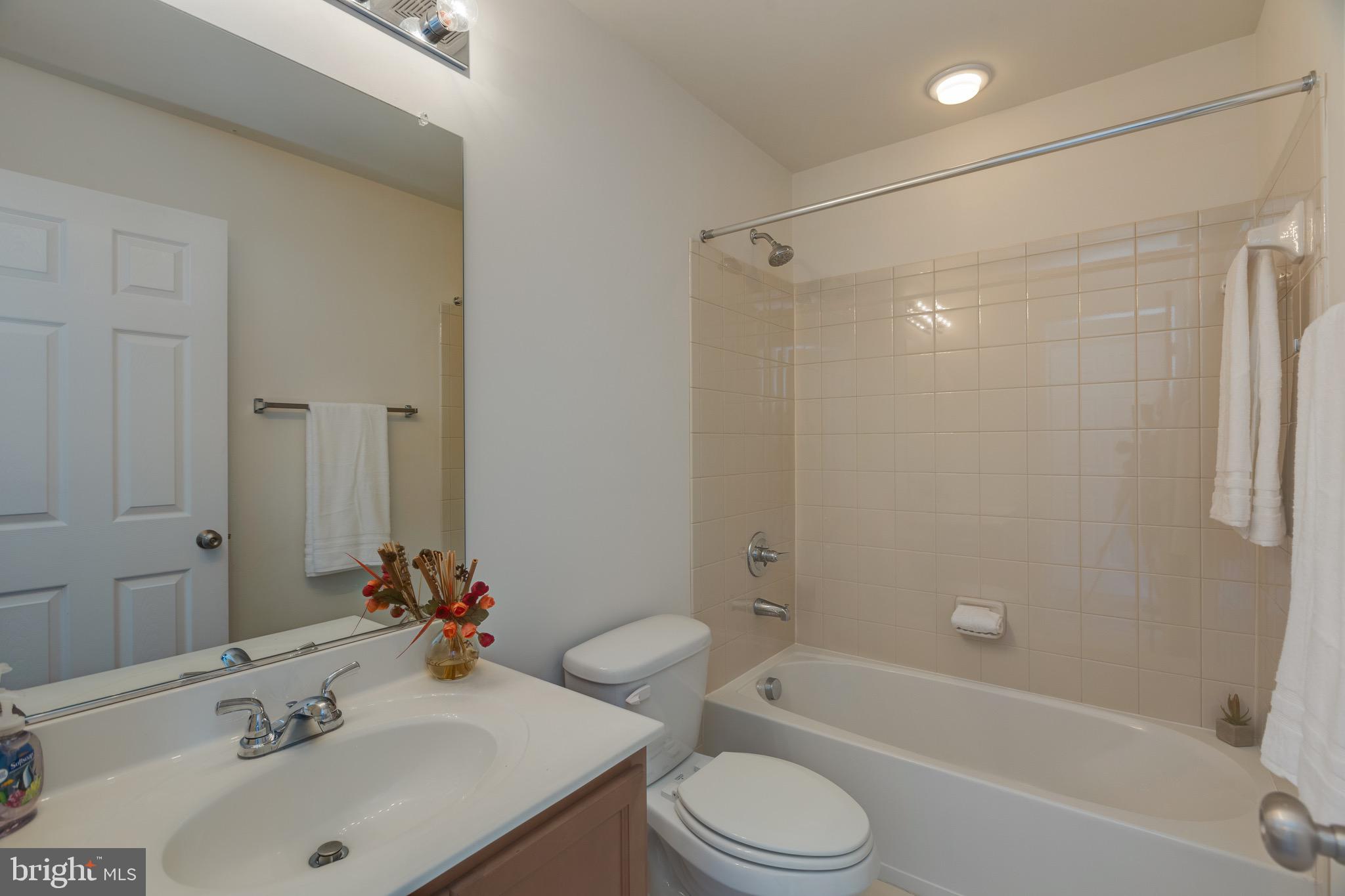 POWELLS RUN VILLAGE COND - Residential