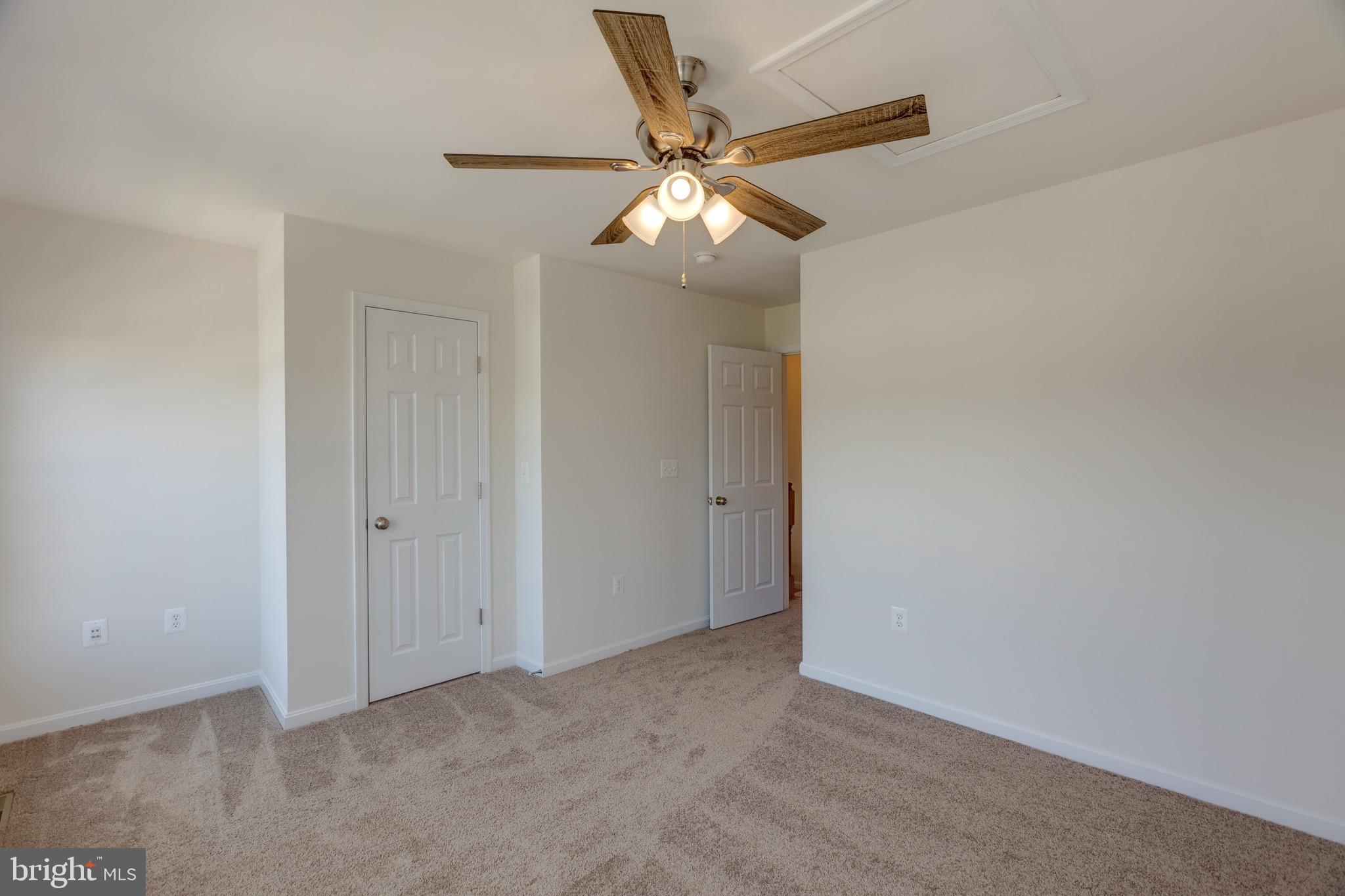 POWELLS RUN VILLAGE COND - Residential