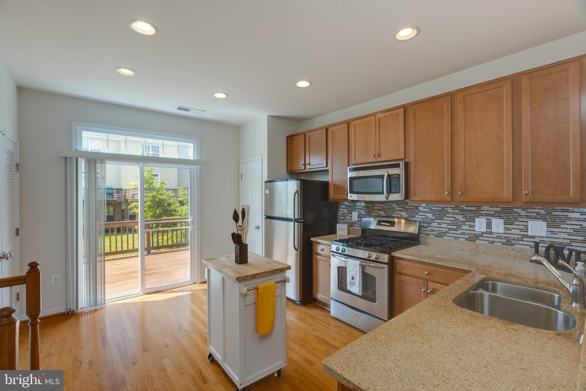 POWELLS RUN VILLAGE COND - Residential