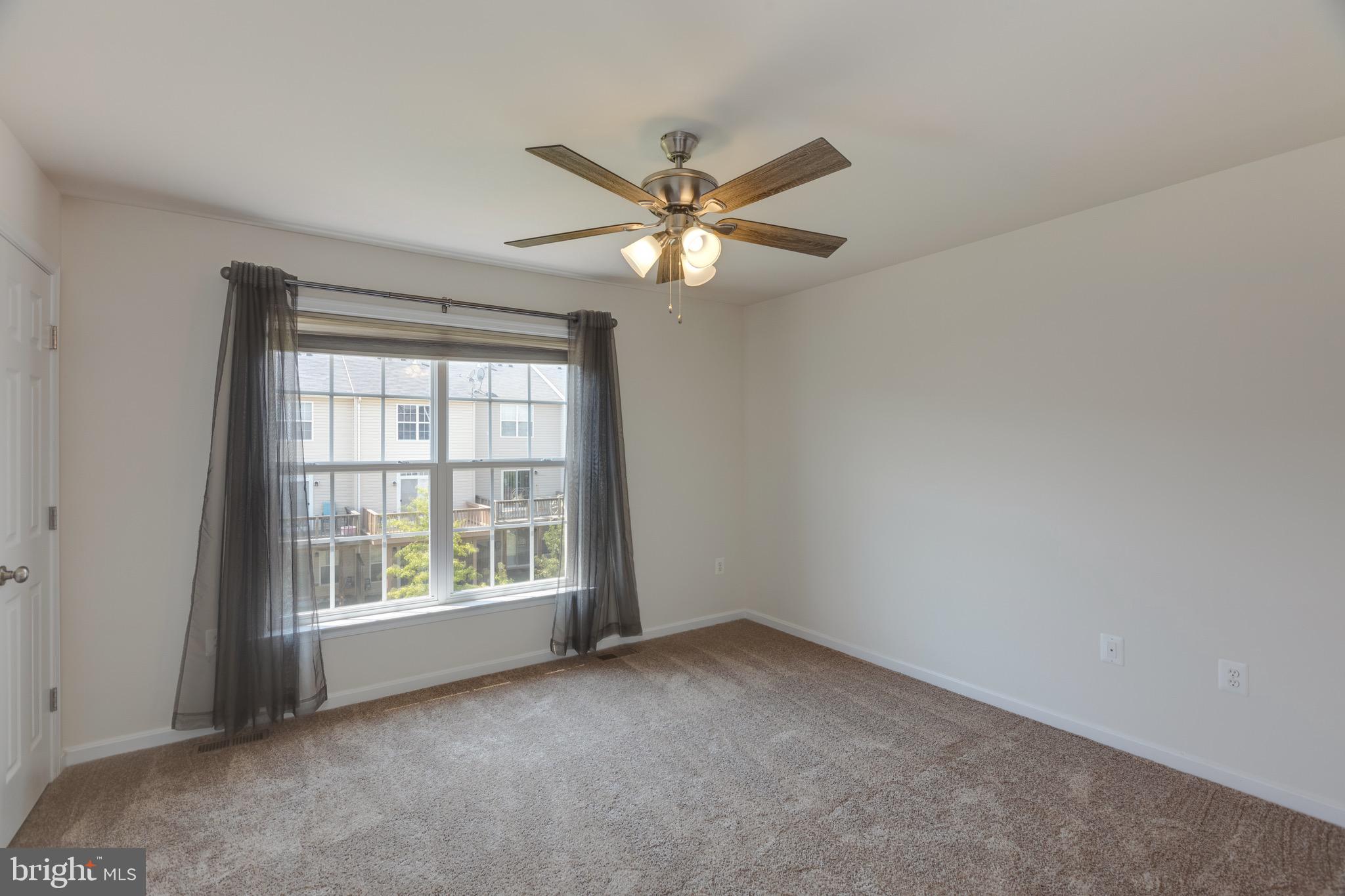 POWELLS RUN VILLAGE COND - Residential