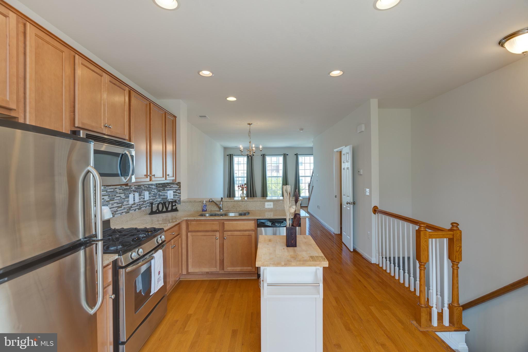 POWELLS RUN VILLAGE COND - Residential