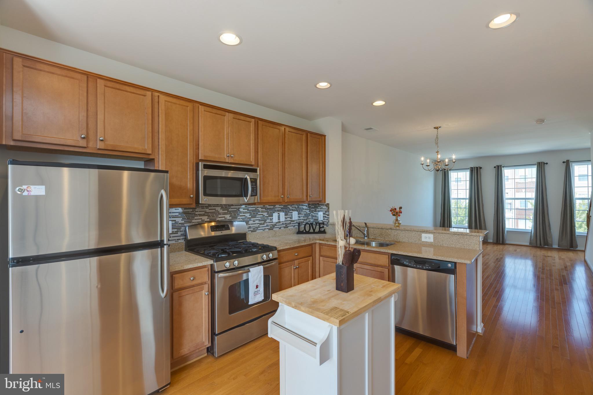 POWELLS RUN VILLAGE COND - Residential