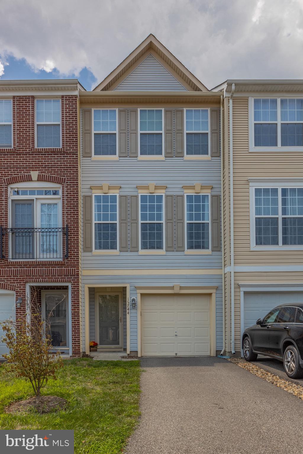 POWELLS RUN VILLAGE COND - Residential