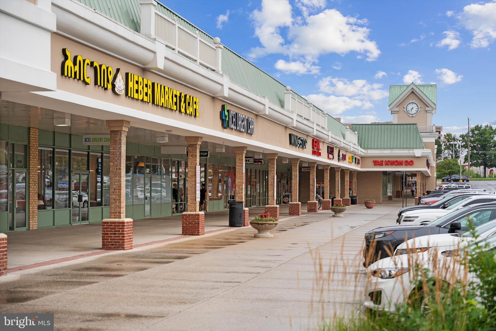 CARLYLE HOUSE - Residential Lease