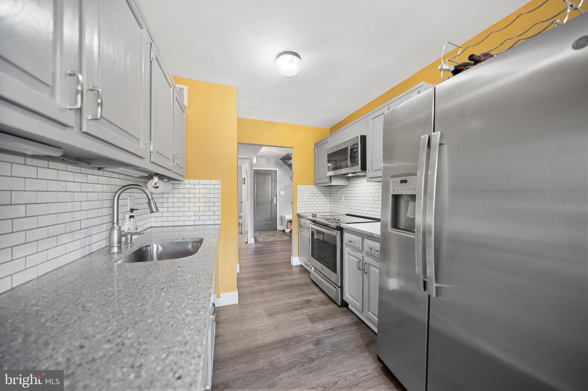 CARLYLE HOUSE - Residential Lease