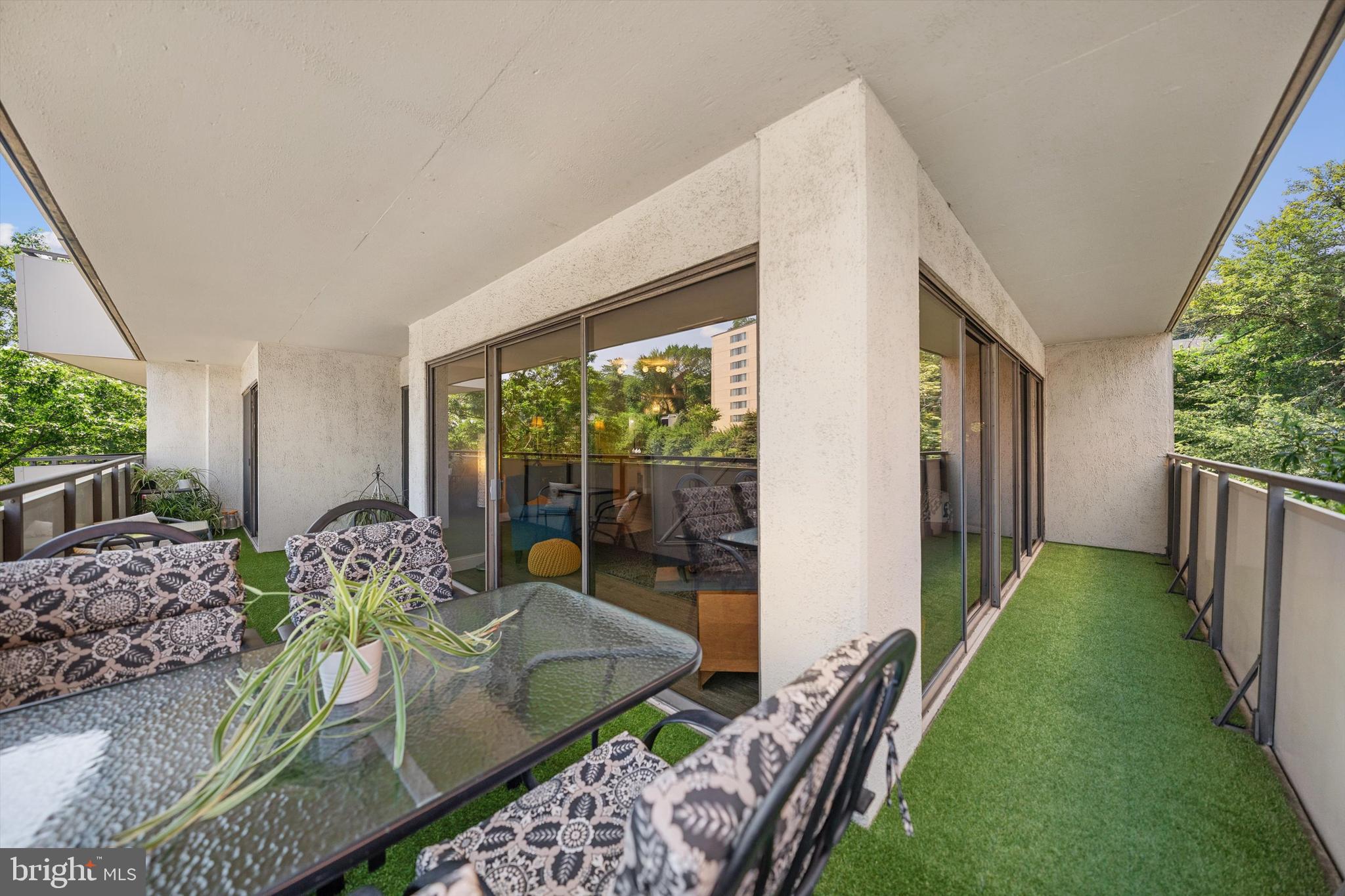 CARLYLE HOUSE - Residential Lease