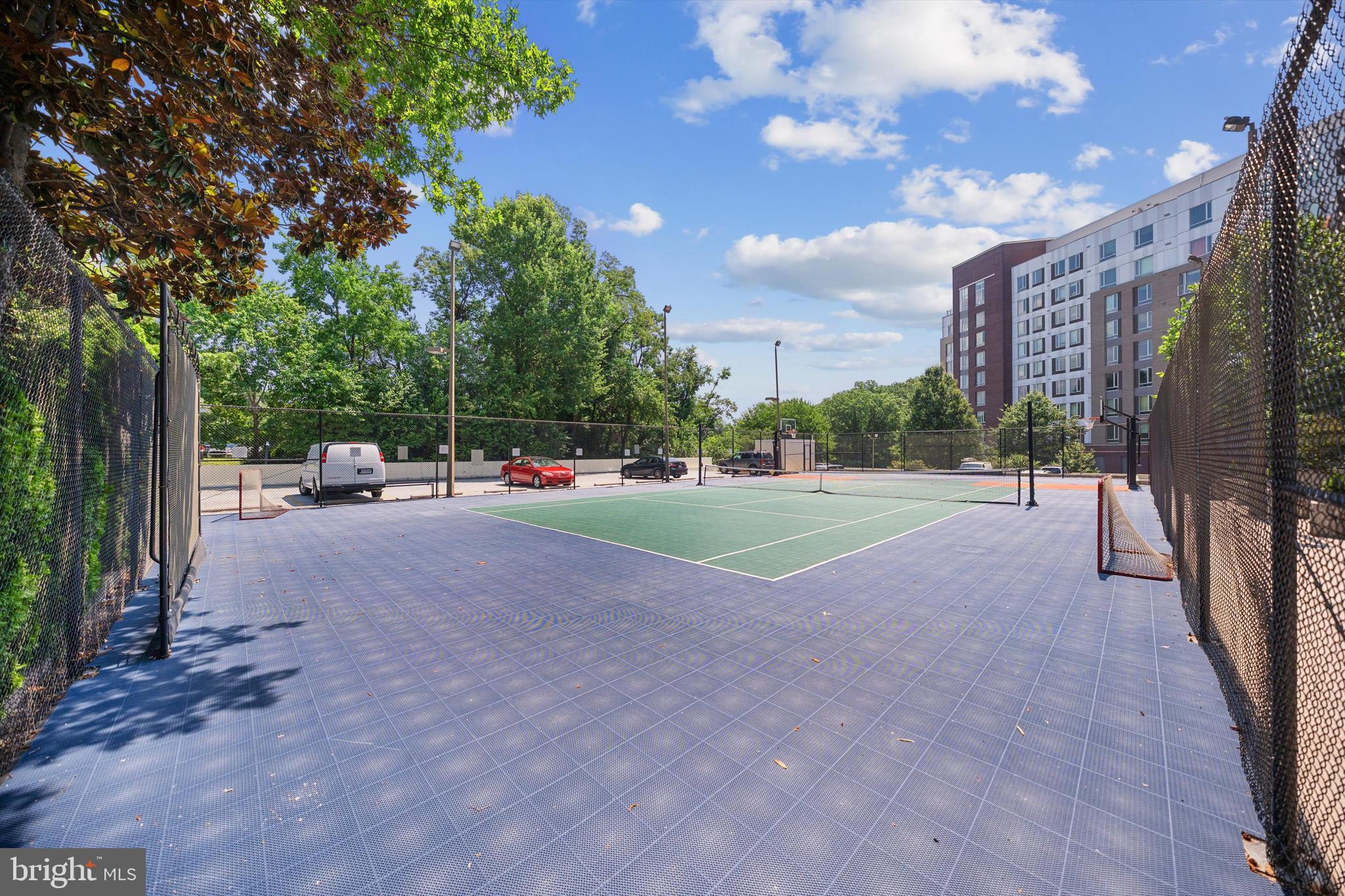 CARLYLE HOUSE - Residential Lease