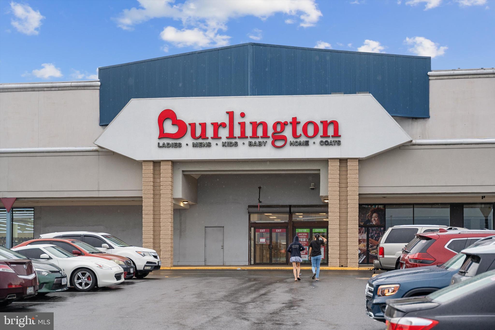 CARLYLE HOUSE - Residential Lease