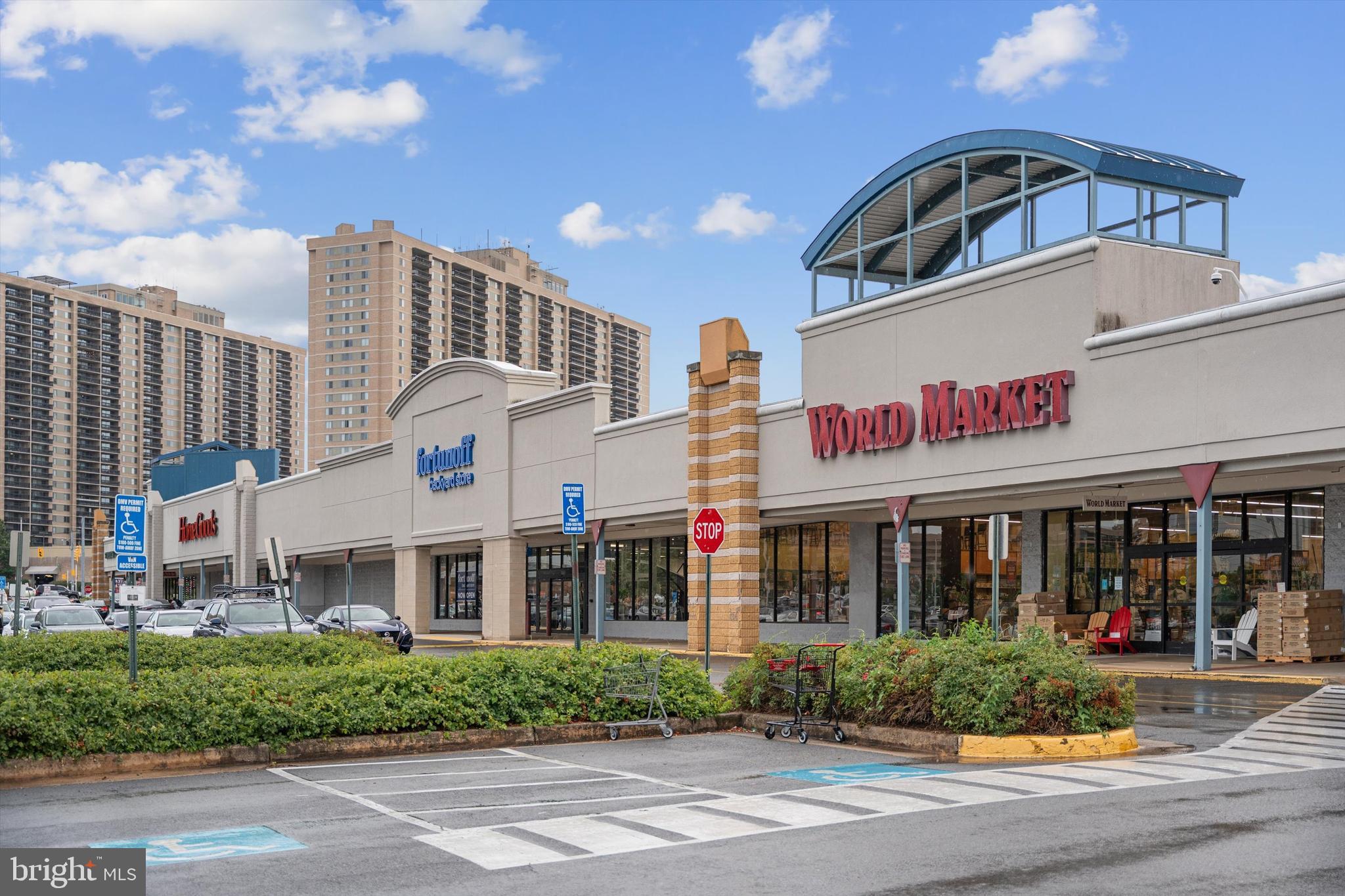 CARLYLE HOUSE - Residential Lease