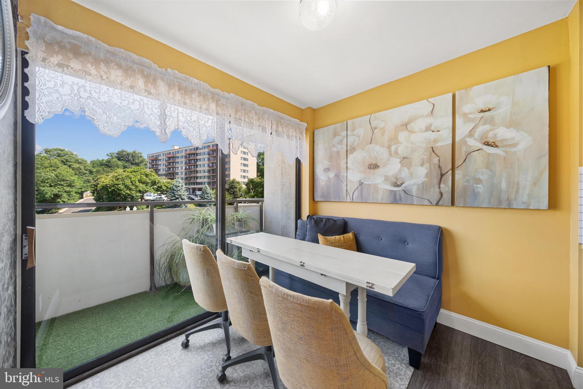 CARLYLE HOUSE - Residential Lease