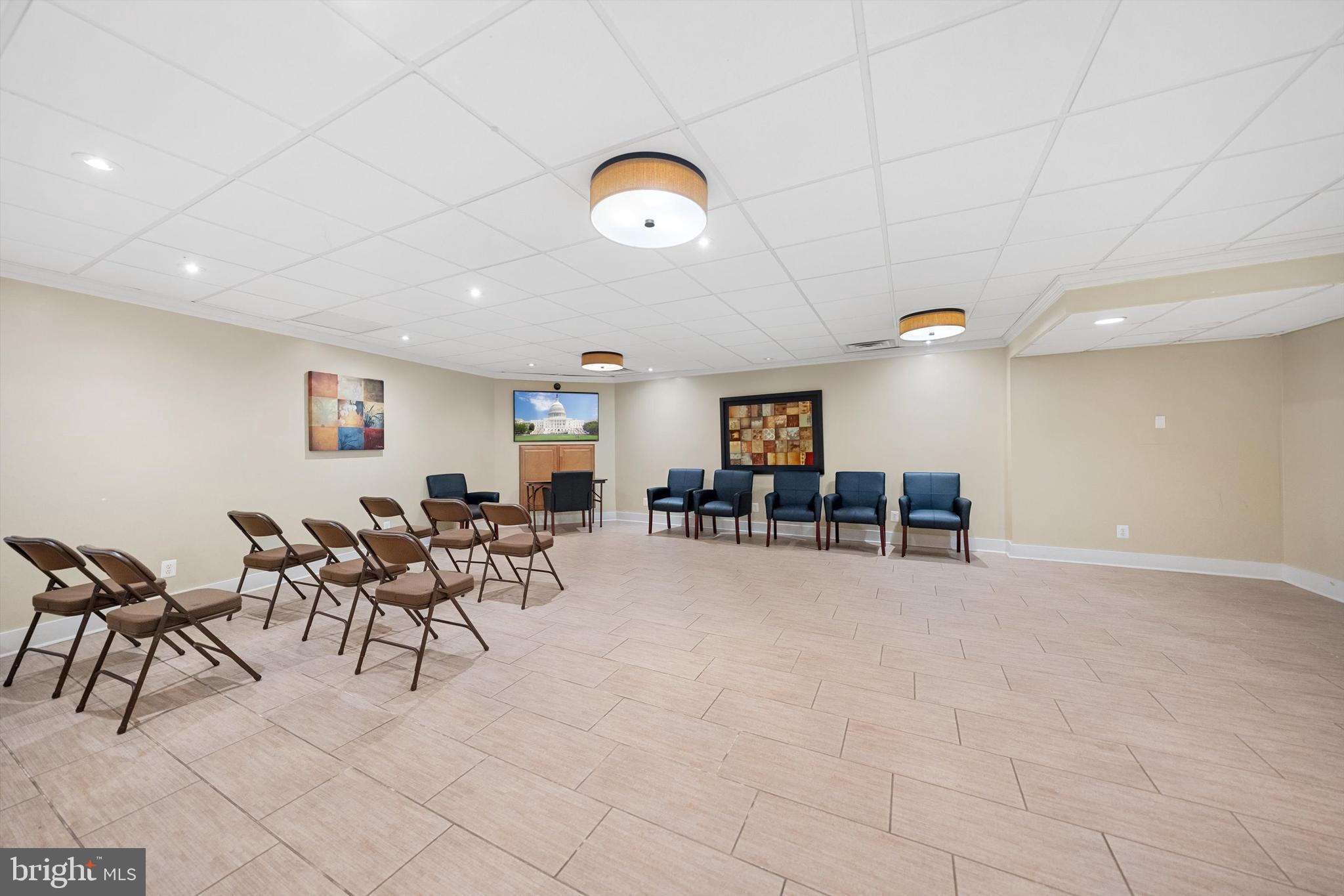 CARLYLE HOUSE - Residential Lease