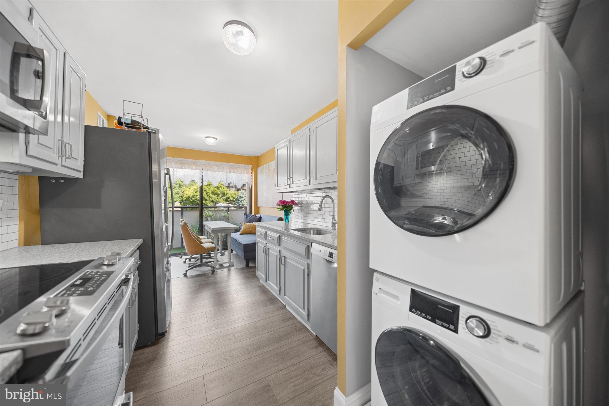 CARLYLE HOUSE - Residential Lease