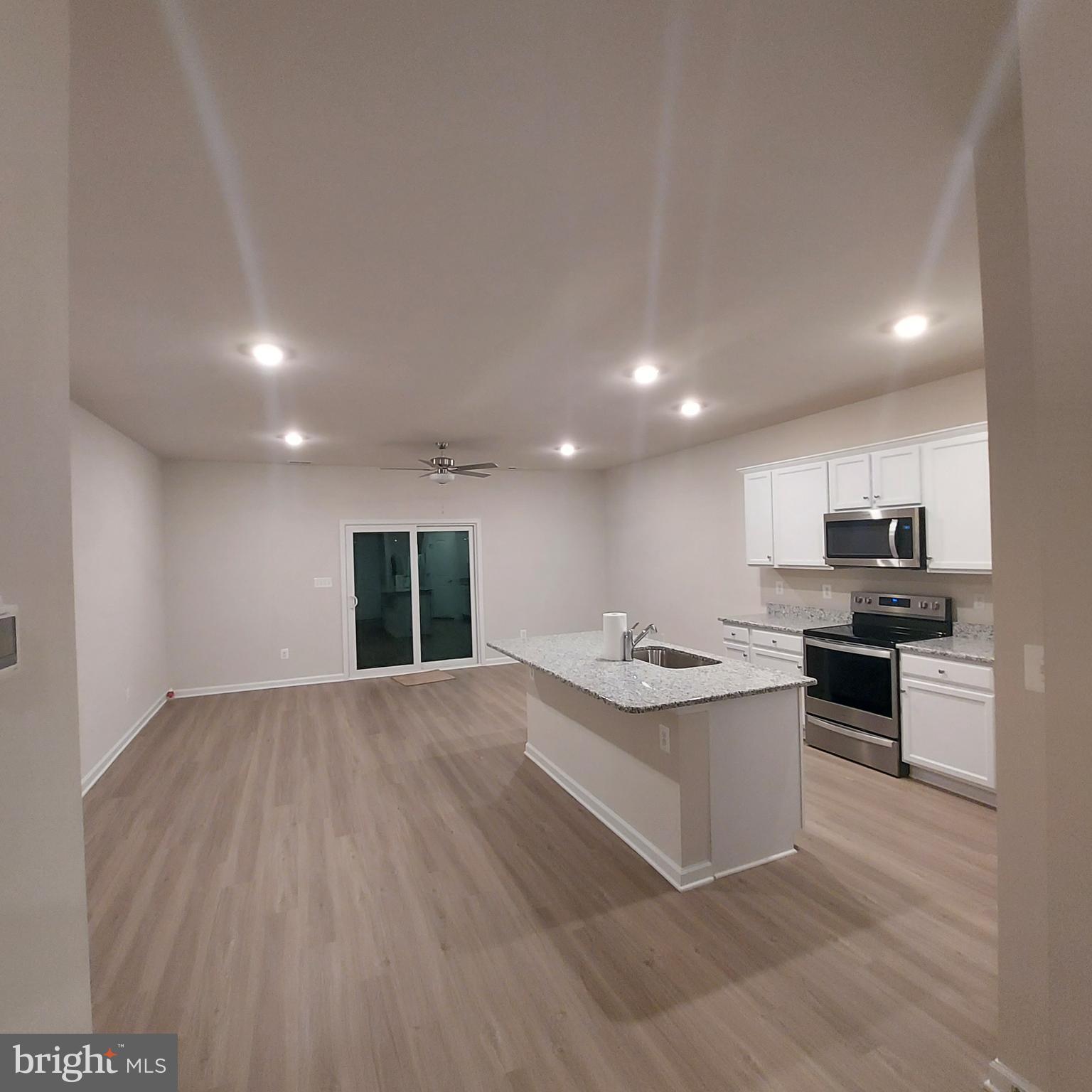 HOMEPLACE AT RIVERSIDE - Residential Lease