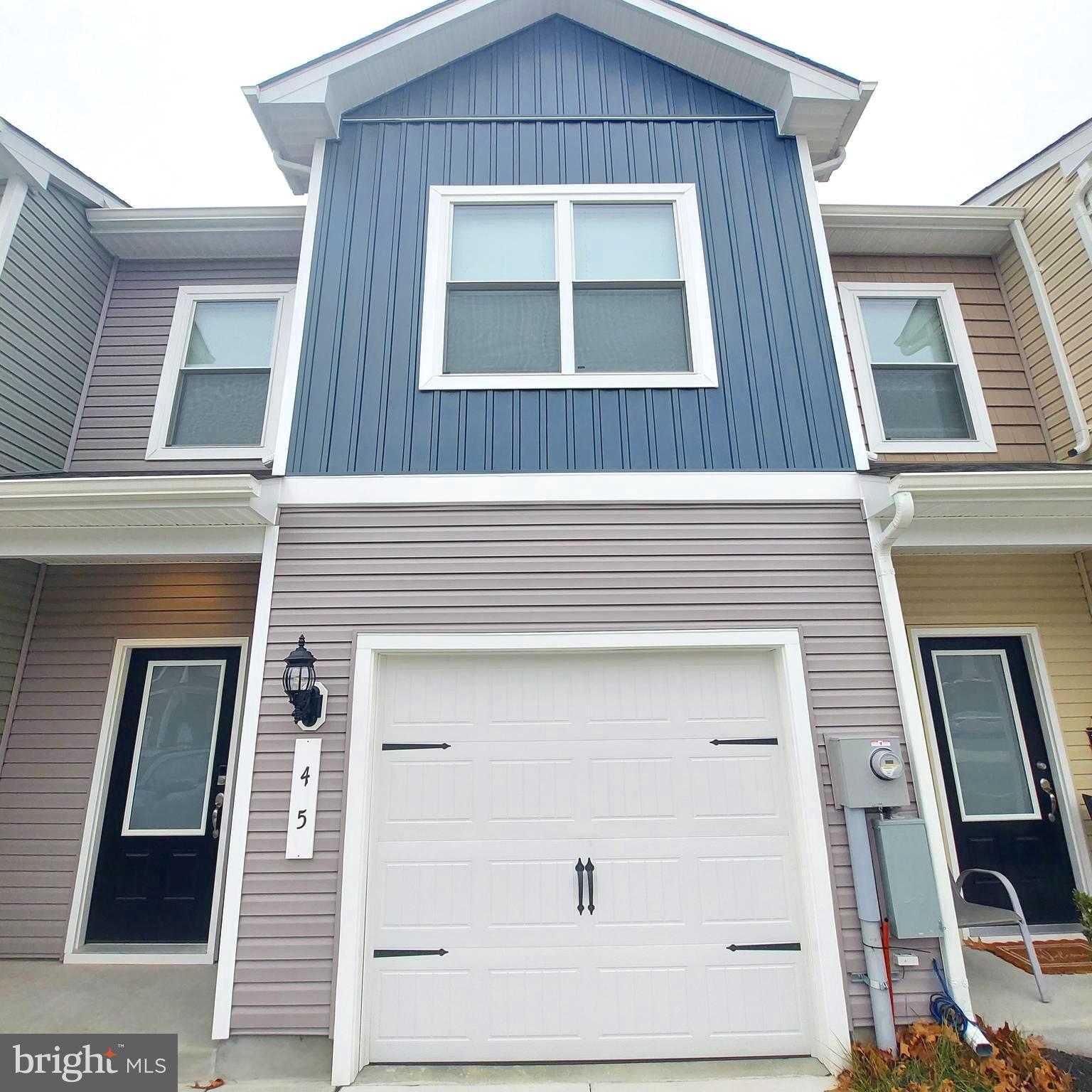 HOMEPLACE AT RIVERSIDE - Residential Lease