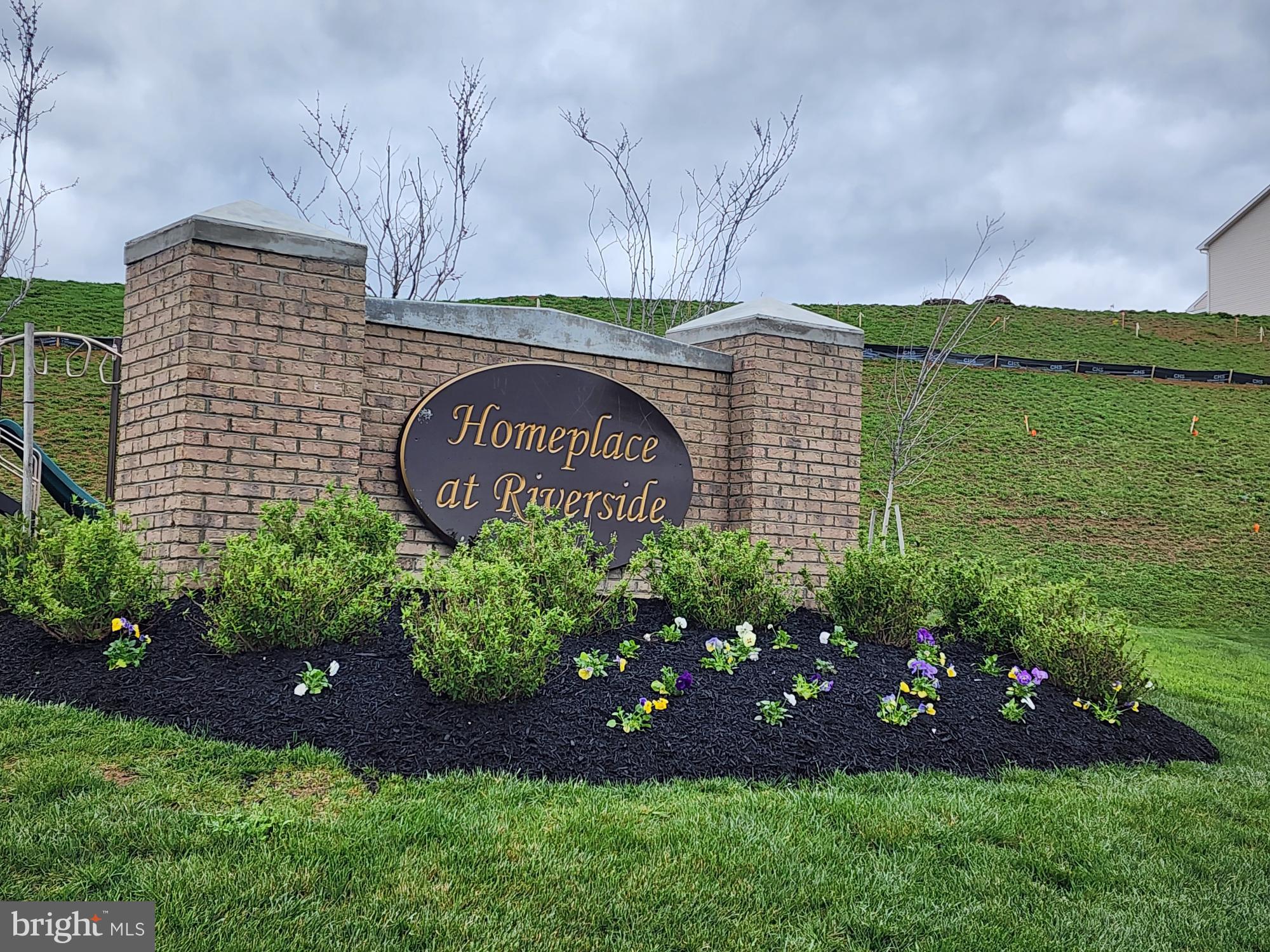 HOMEPLACE AT RIVERSIDE - Residential Lease
