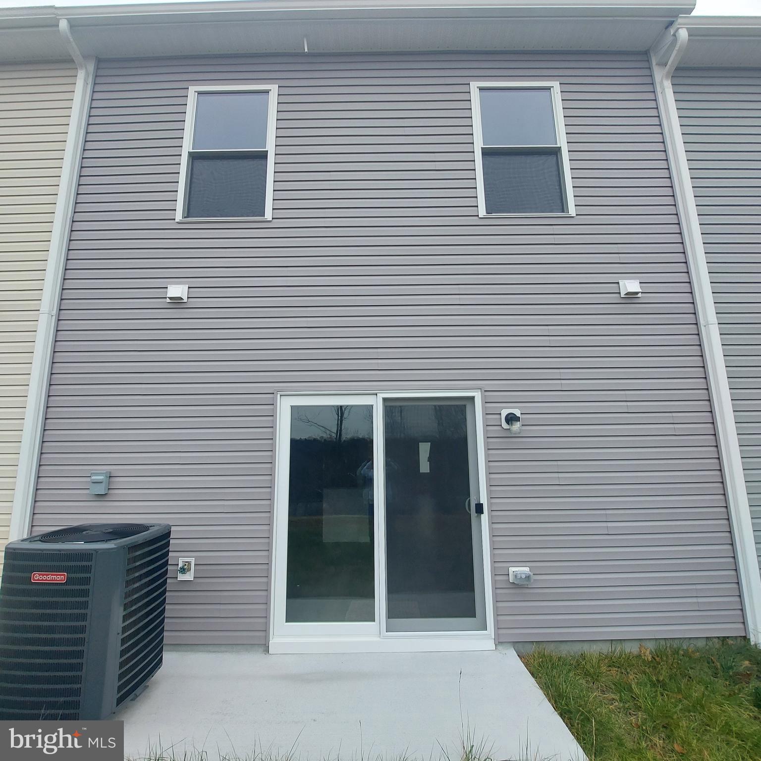 HOMEPLACE AT RIVERSIDE - Residential Lease