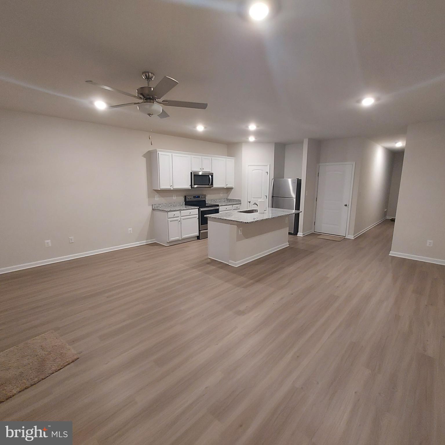 HOMEPLACE AT RIVERSIDE - Residential Lease