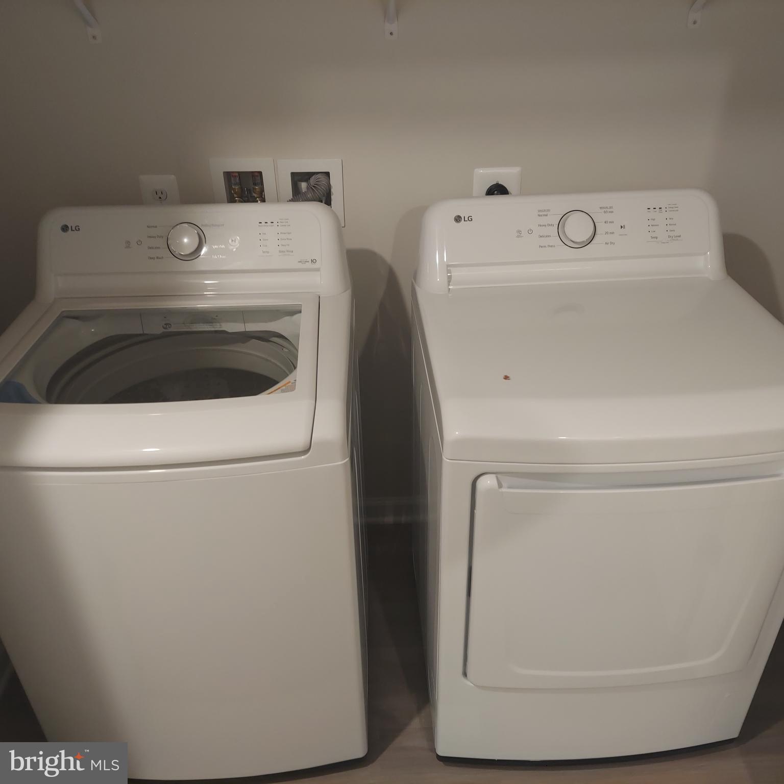 HOMEPLACE AT RIVERSIDE - Residential Lease