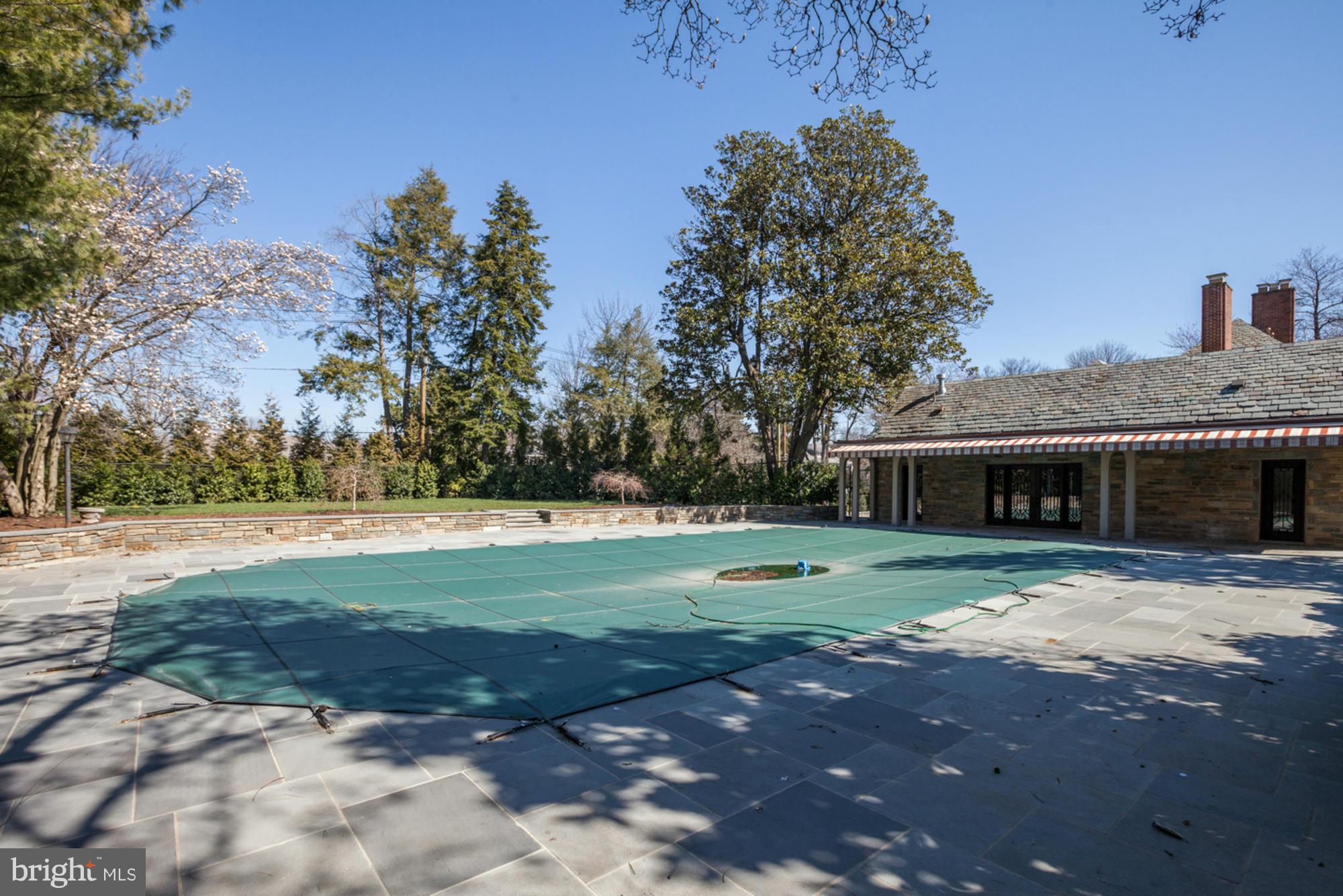 FOREST HILLS - Residential