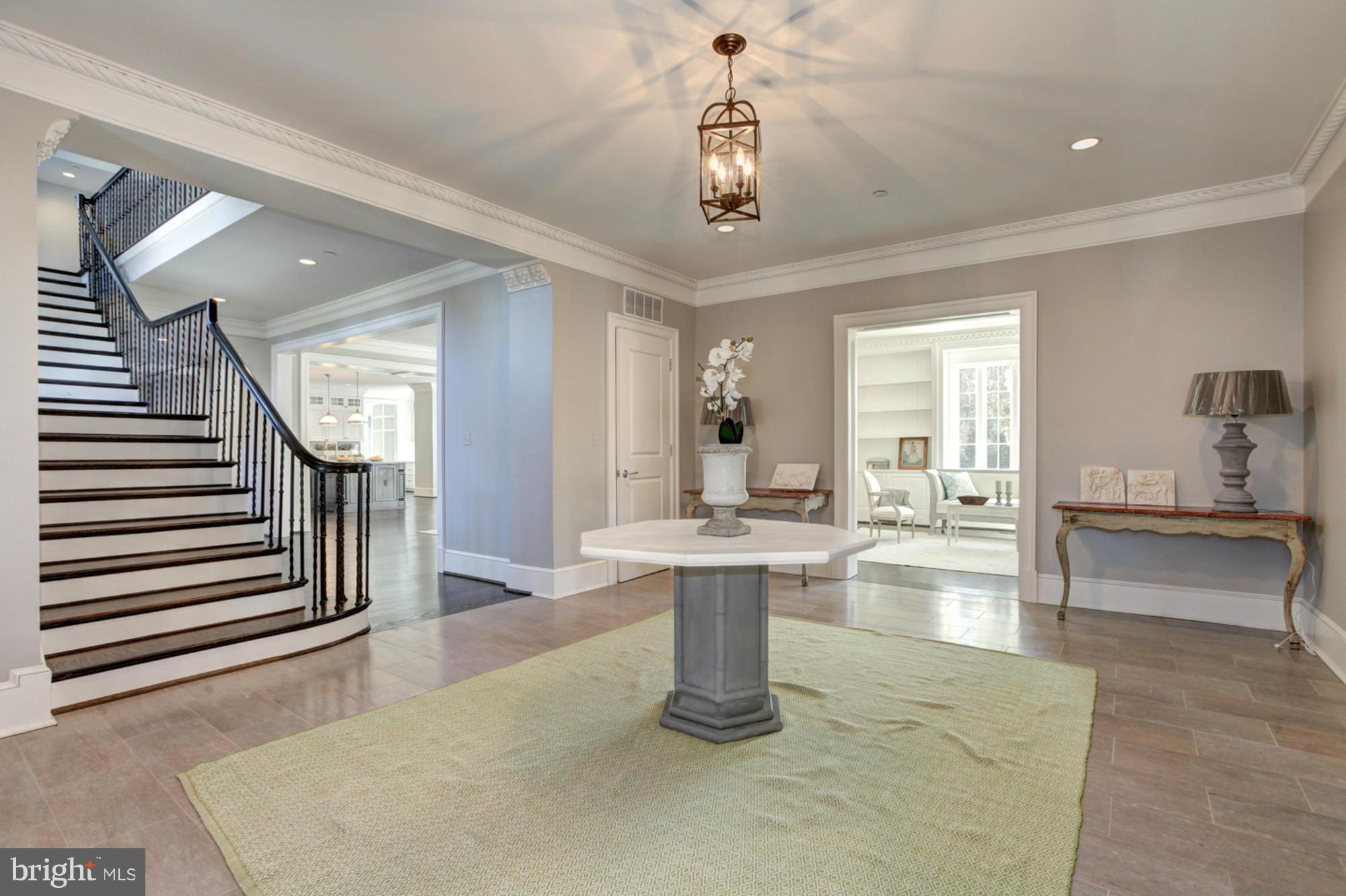 FOREST HILLS - Residential