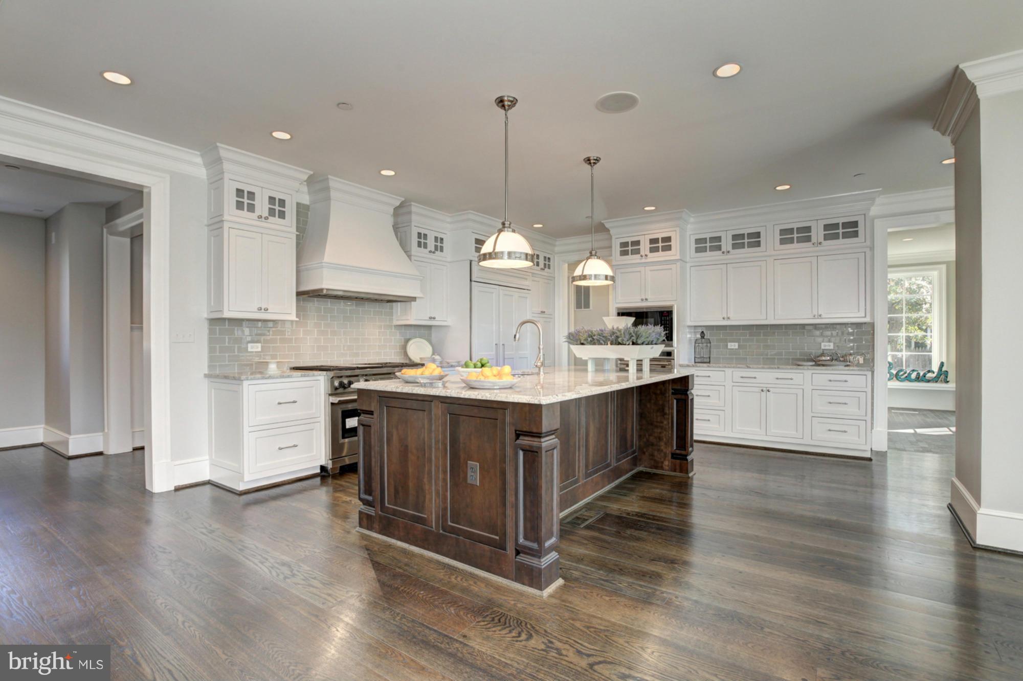 FOREST HILLS - Residential