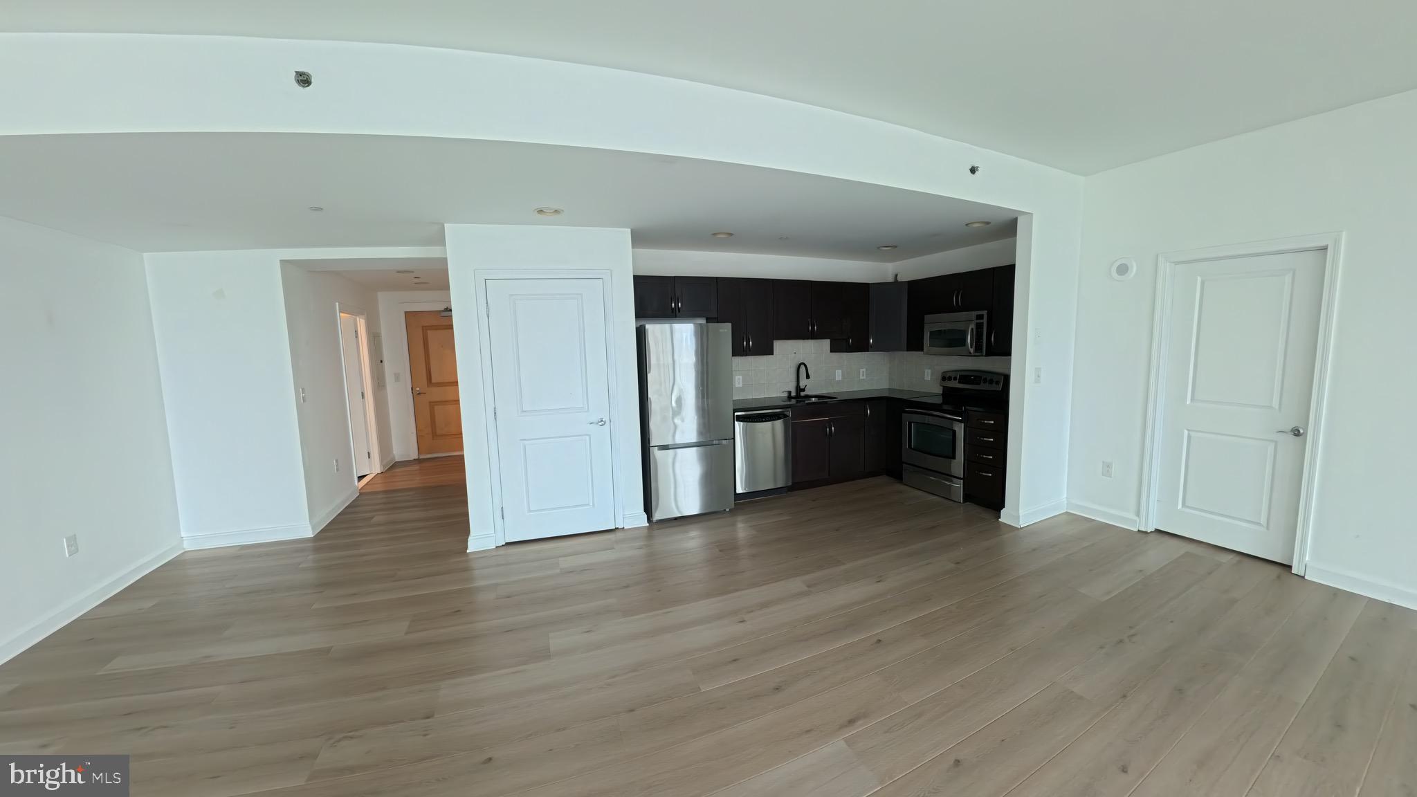 WATERFRONT SQUARE - Residential