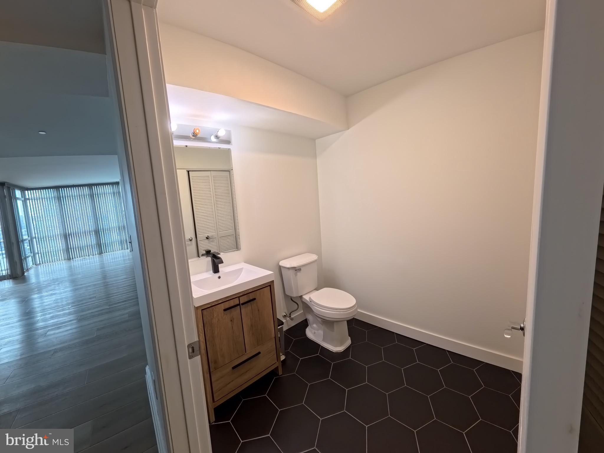 901 N PENN STREET R1303