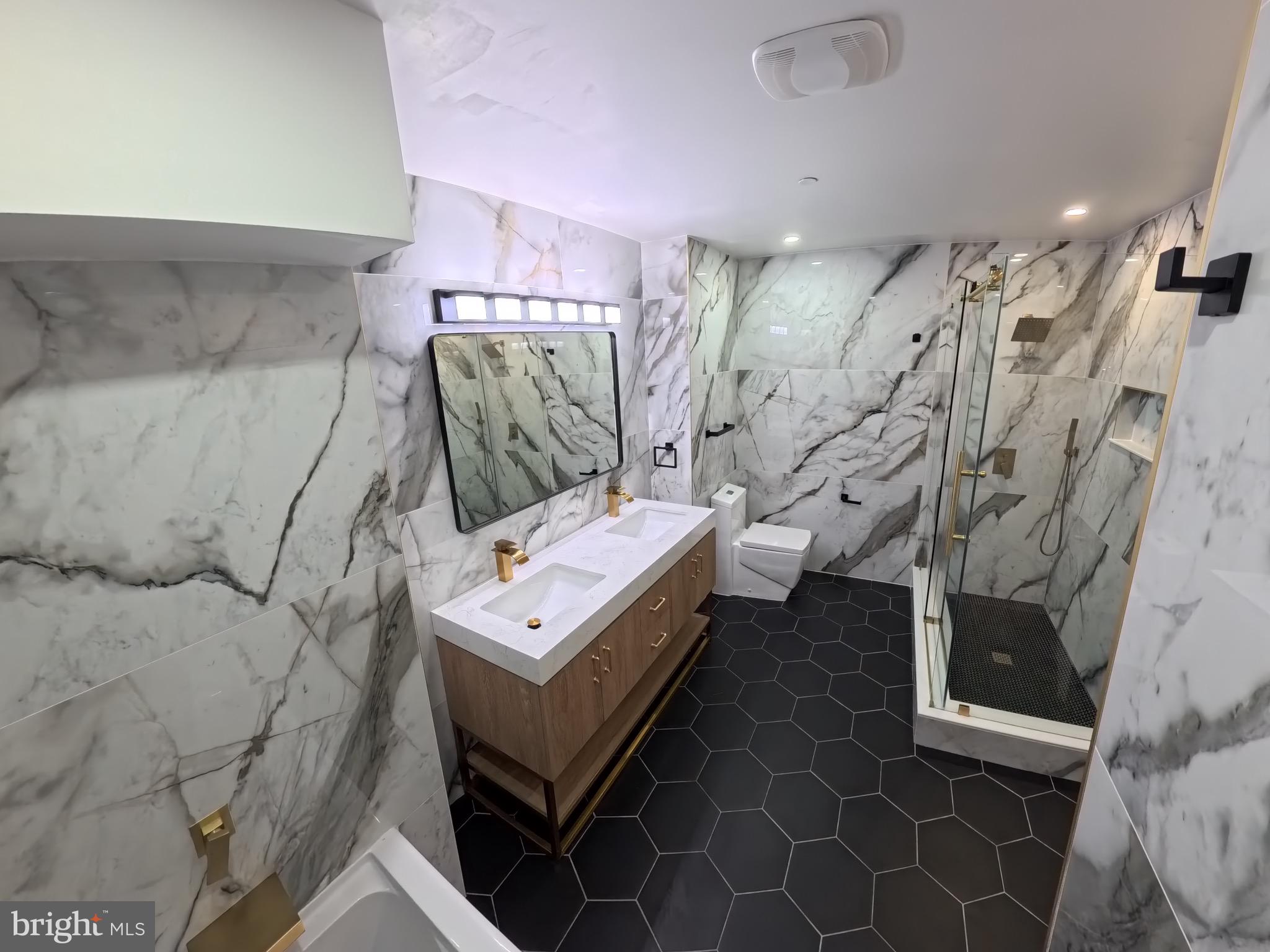 WATERFRONT SQUARE - Residential