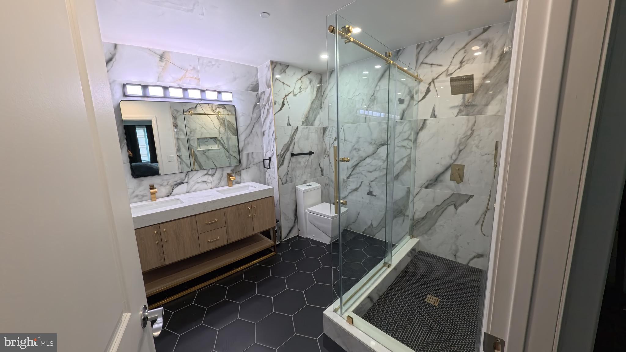 WATERFRONT SQUARE - Residential