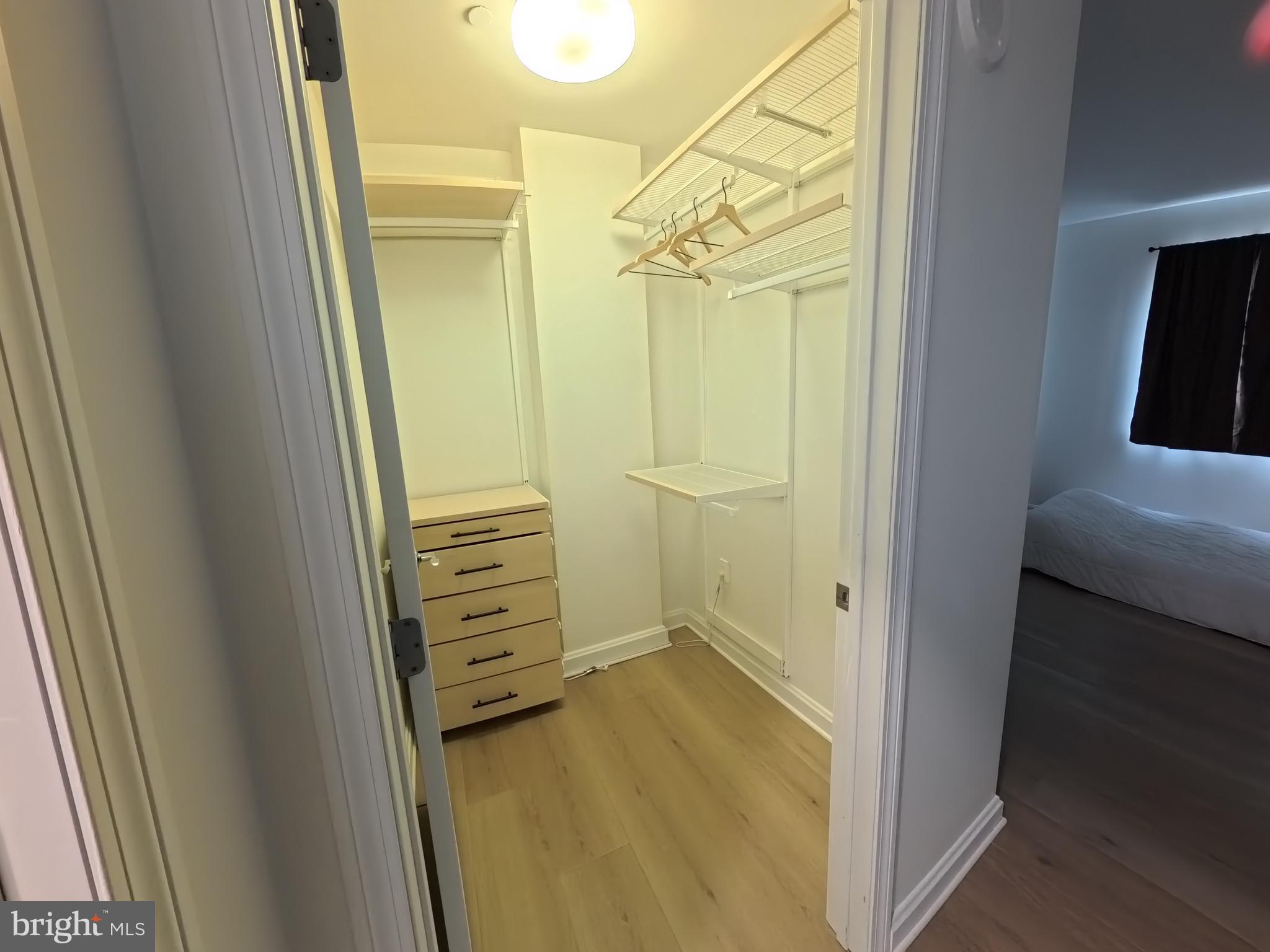 WATERFRONT SQUARE - Residential