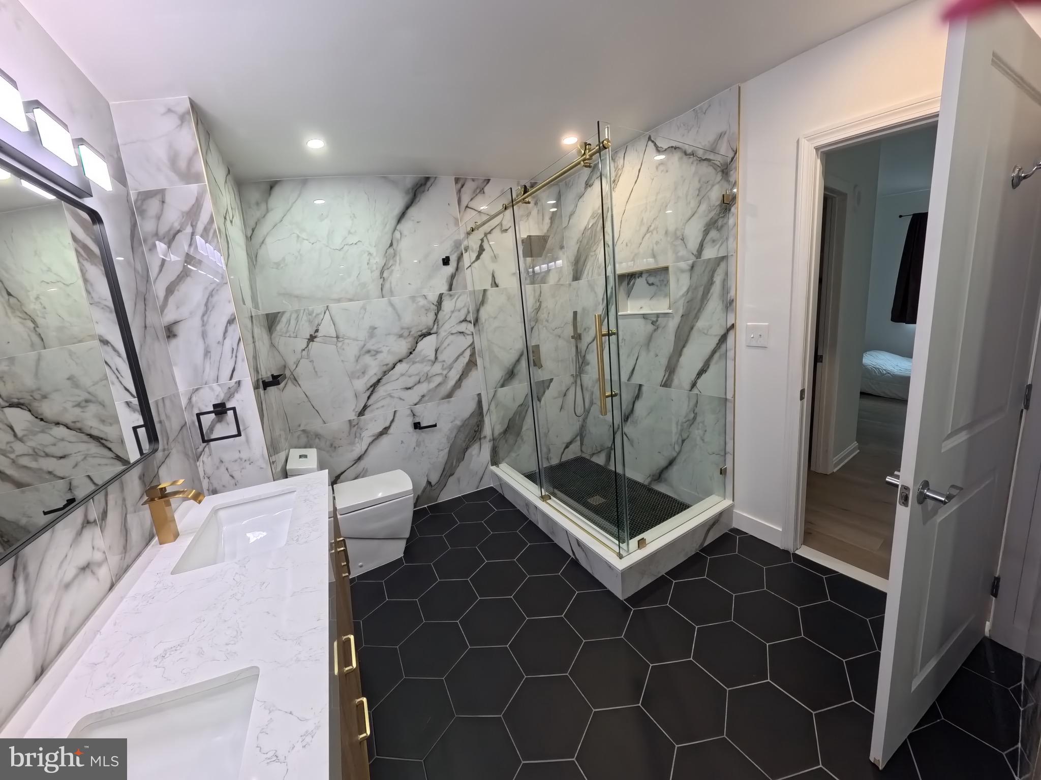 WATERFRONT SQUARE - Residential