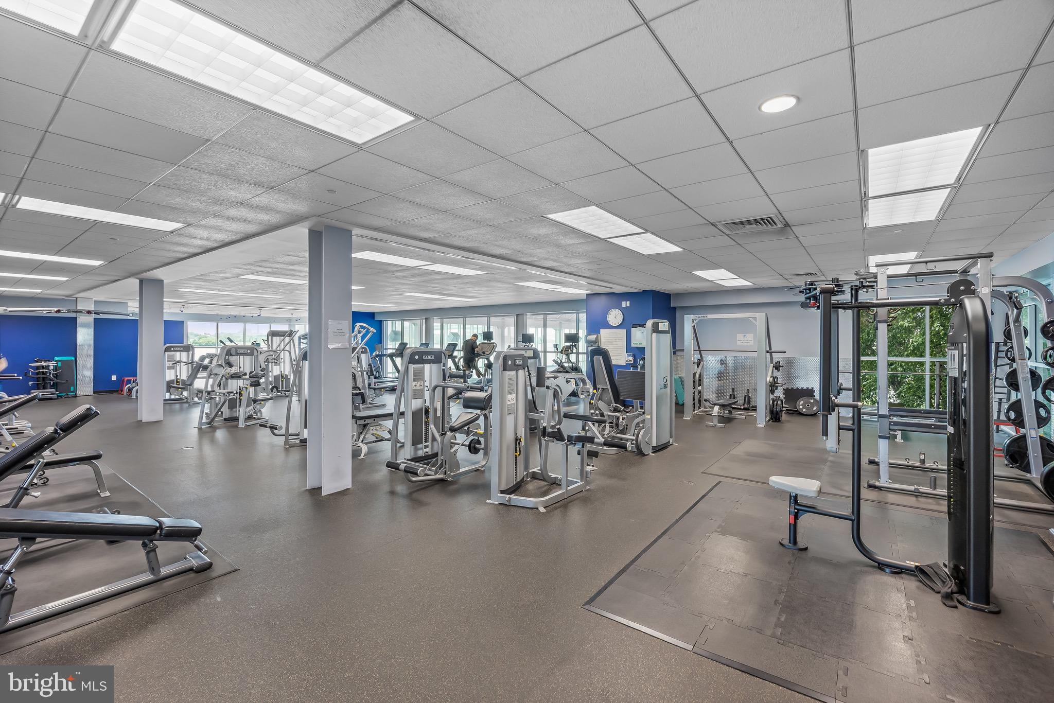 WATERFRONT SQUARE - Residential